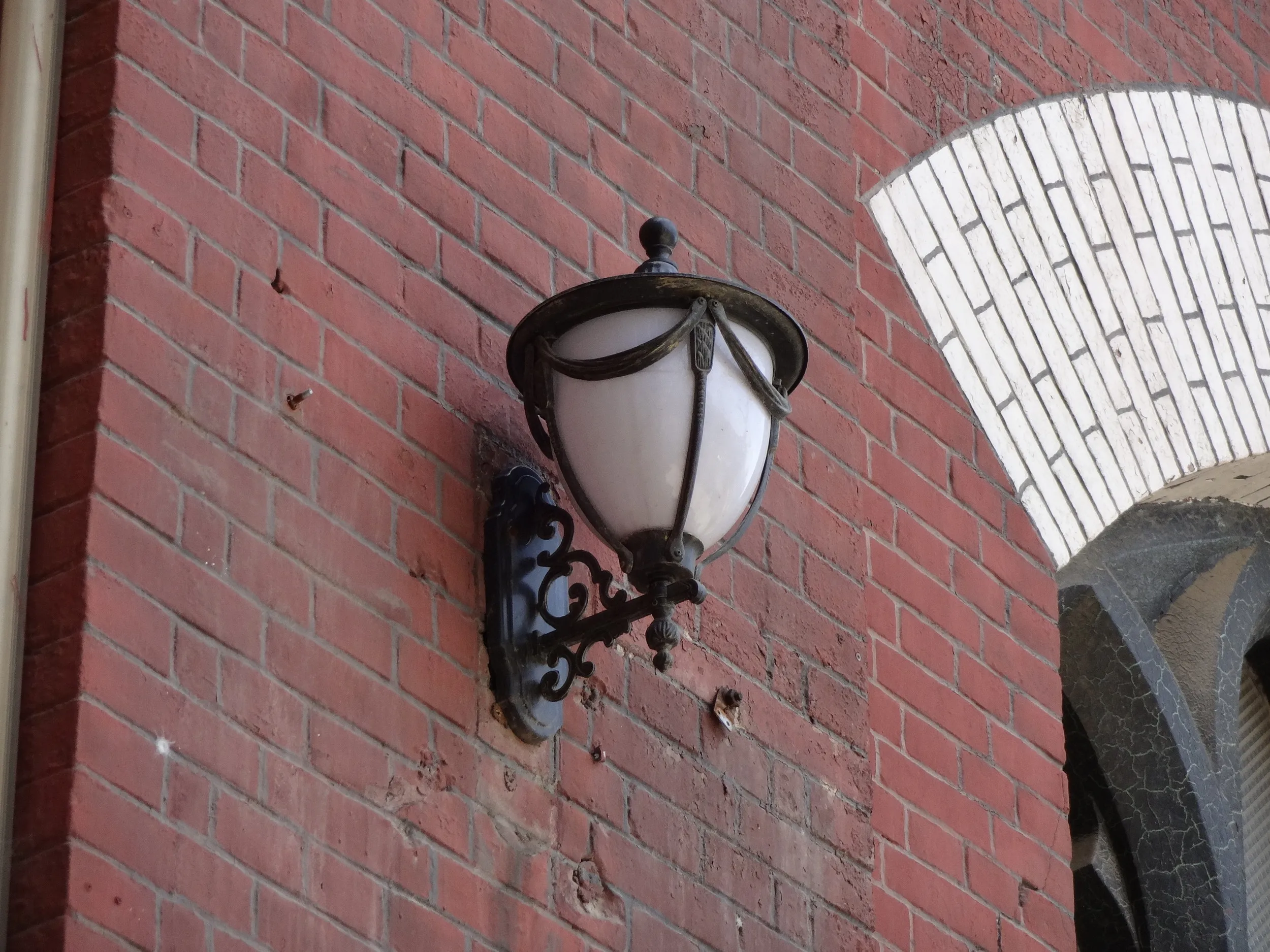 レンガ造りの外観