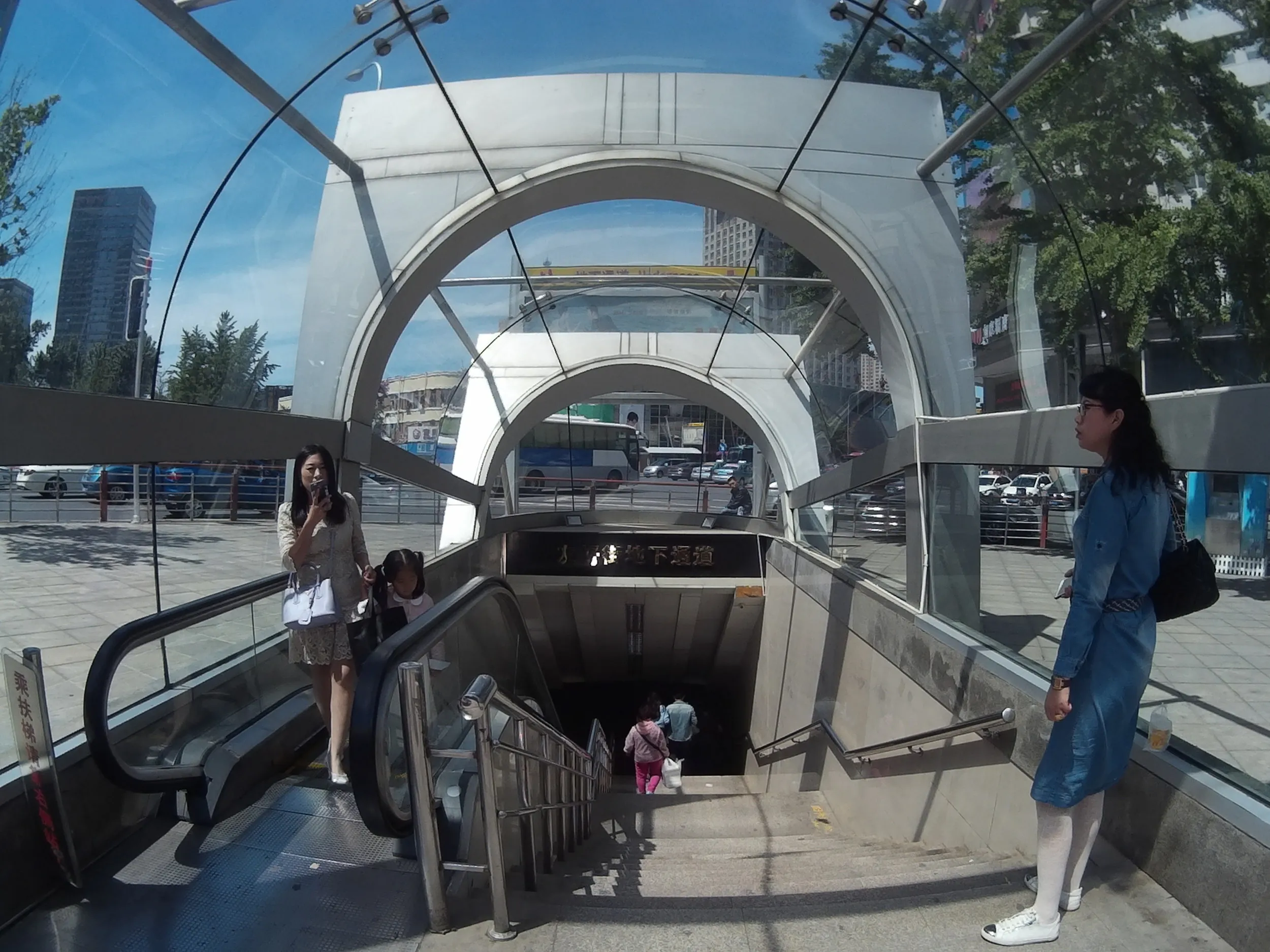 賑やかな地下街