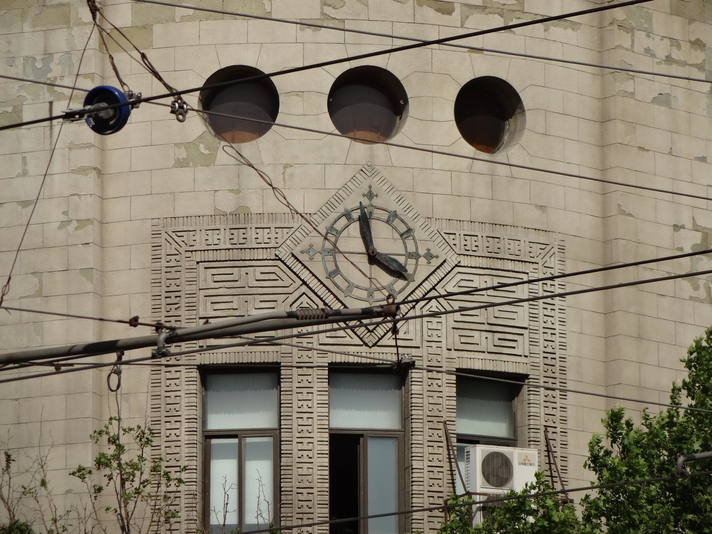 勝利橋付近の街並み