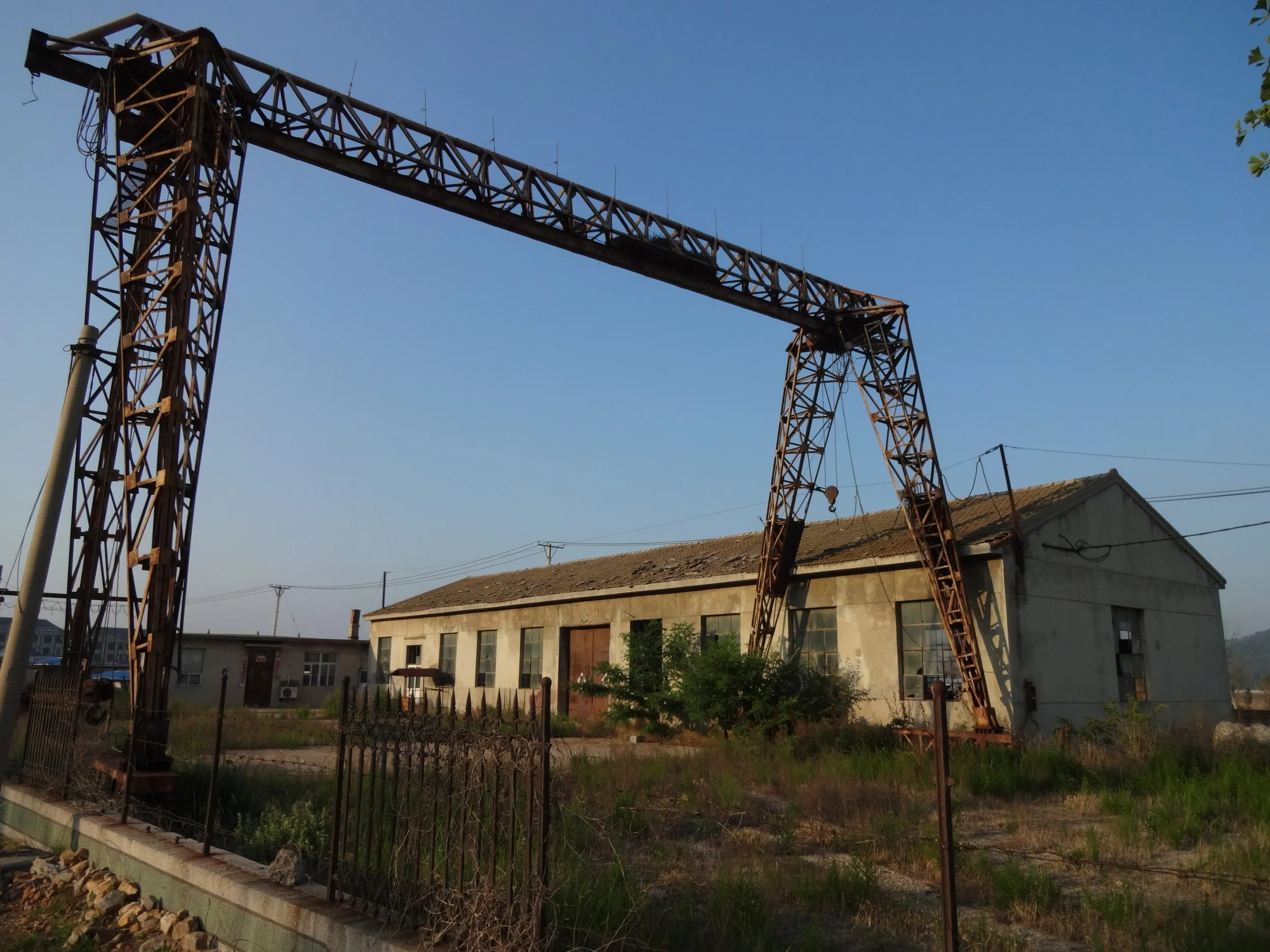 西鶏冠山付近の廃墟