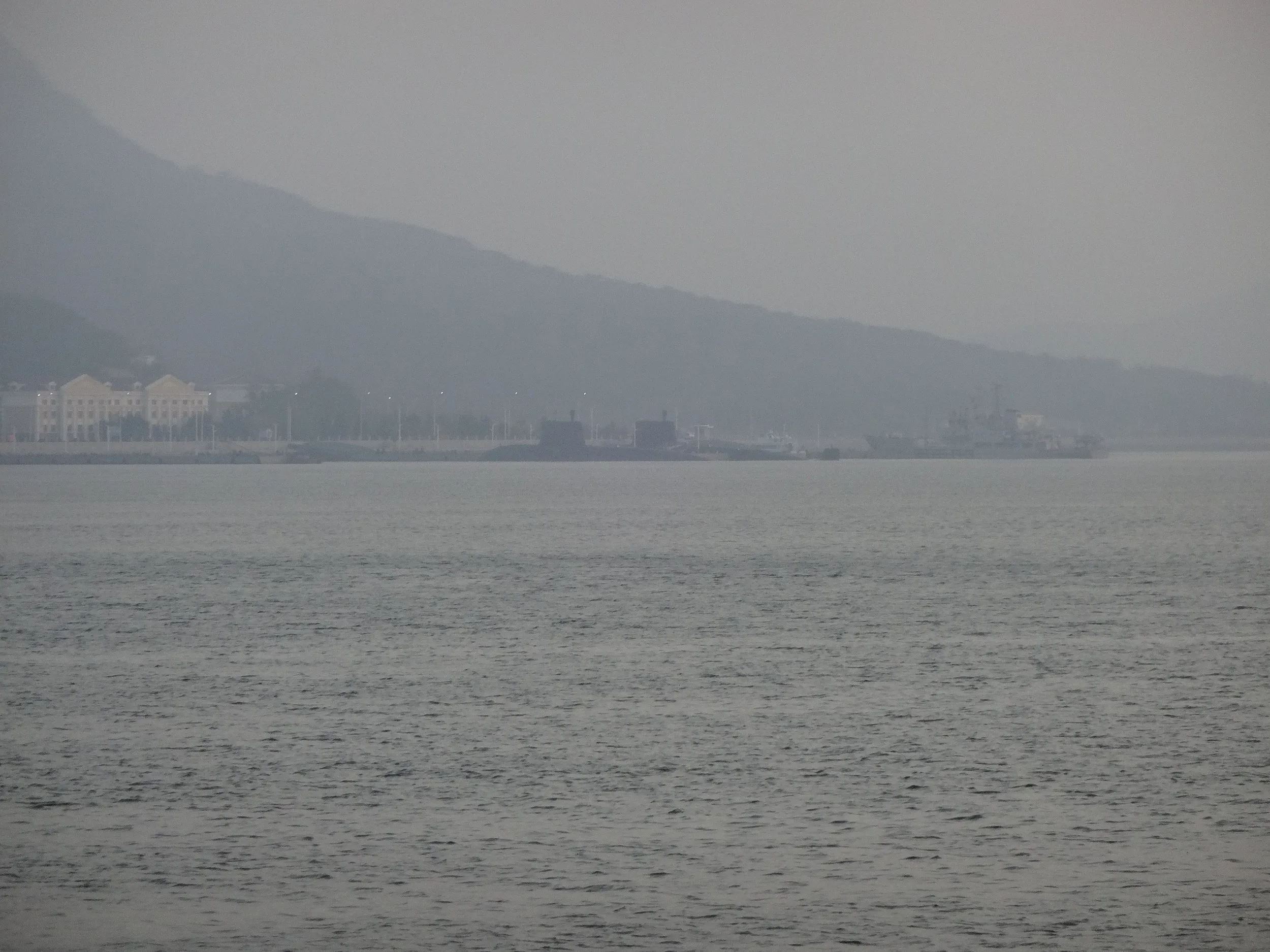 軍港遊園でたそがれる