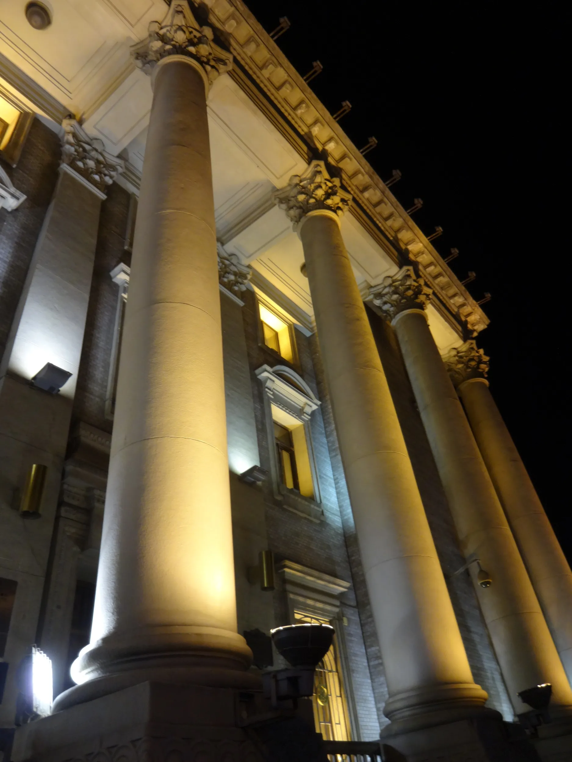 夜の旧朝鮮銀行