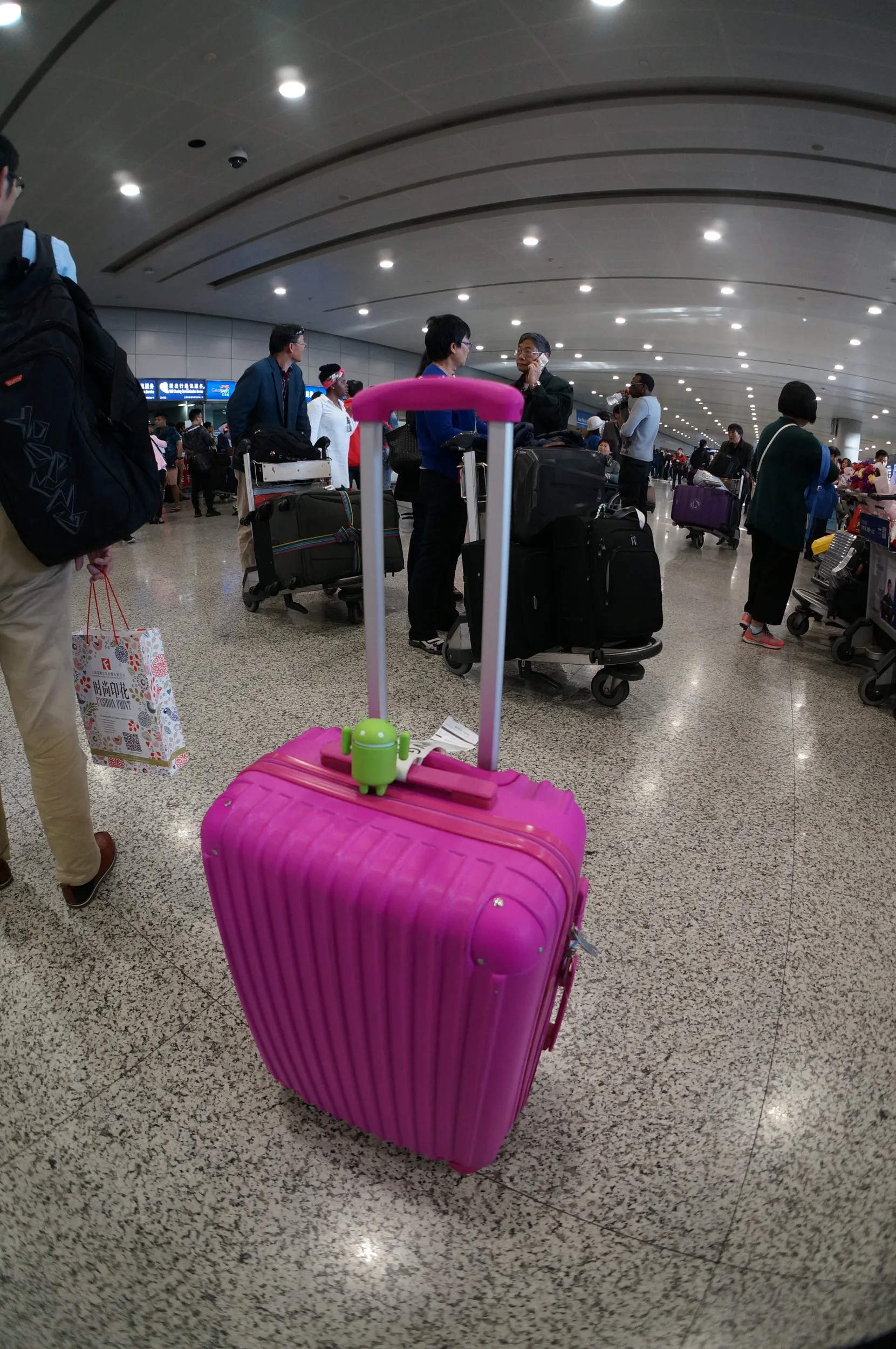上海浦東国際空港の到着ロビー