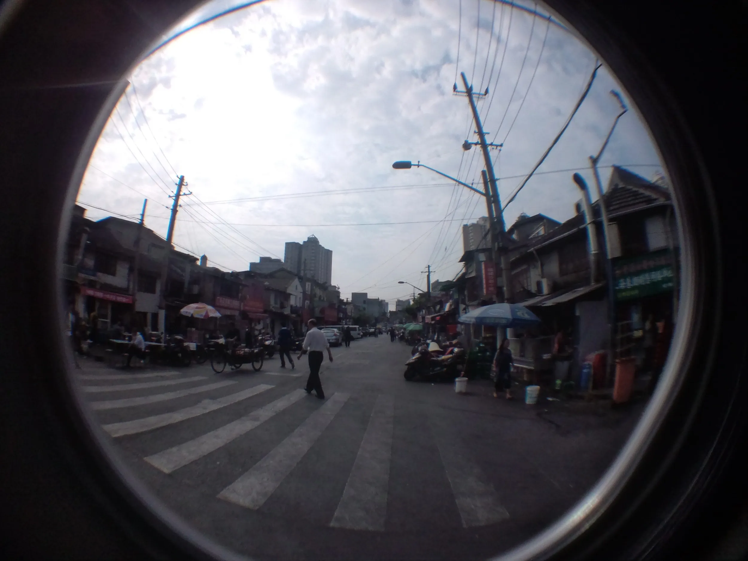 曲阜西路と弄堂、下町の風景を魚眼レンズで撮影