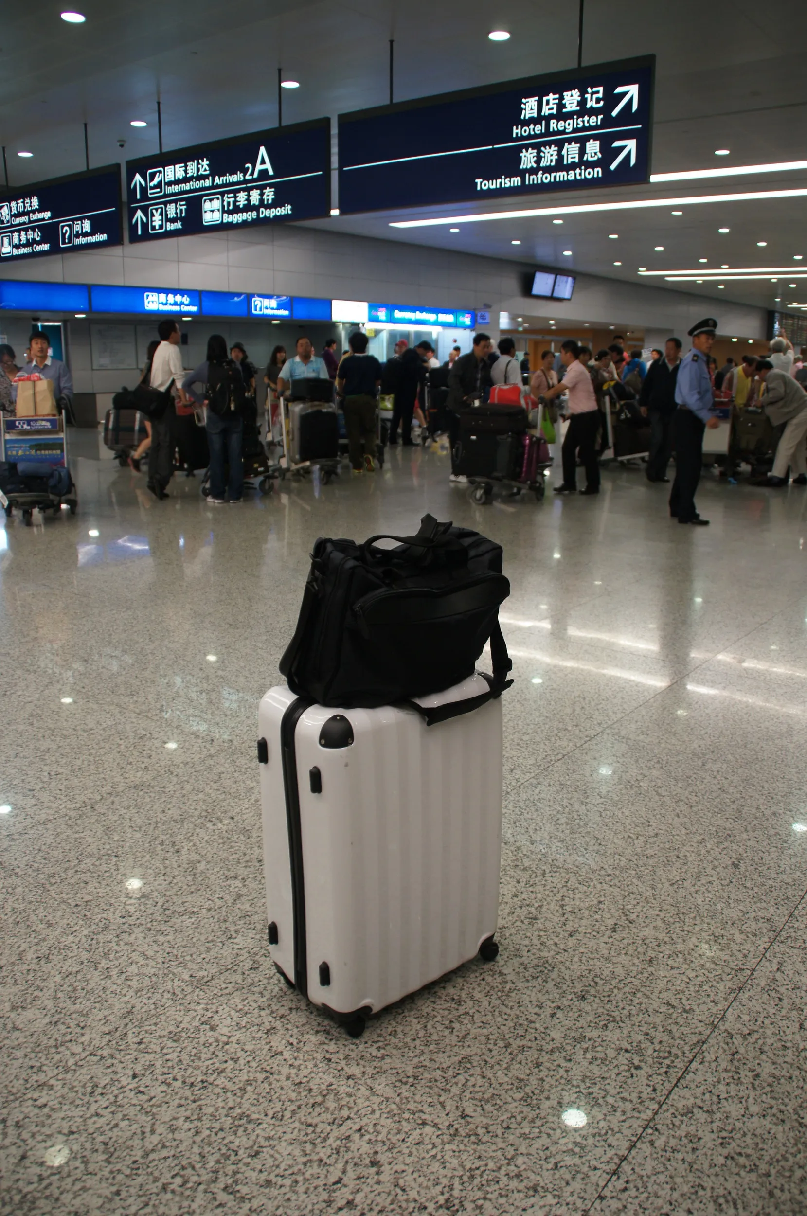夜の上海浦東国際空港