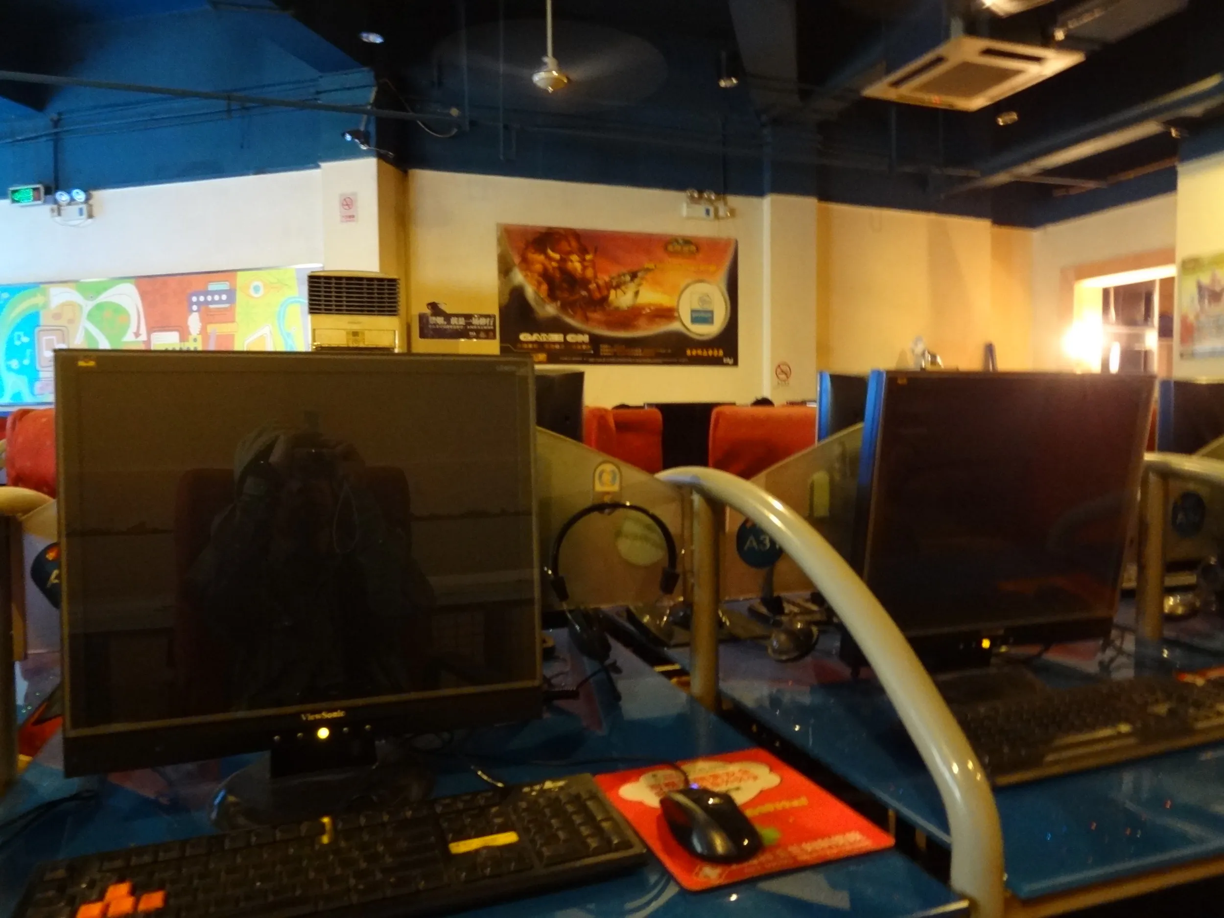 上海駅北口近辺にあるネットカフェ