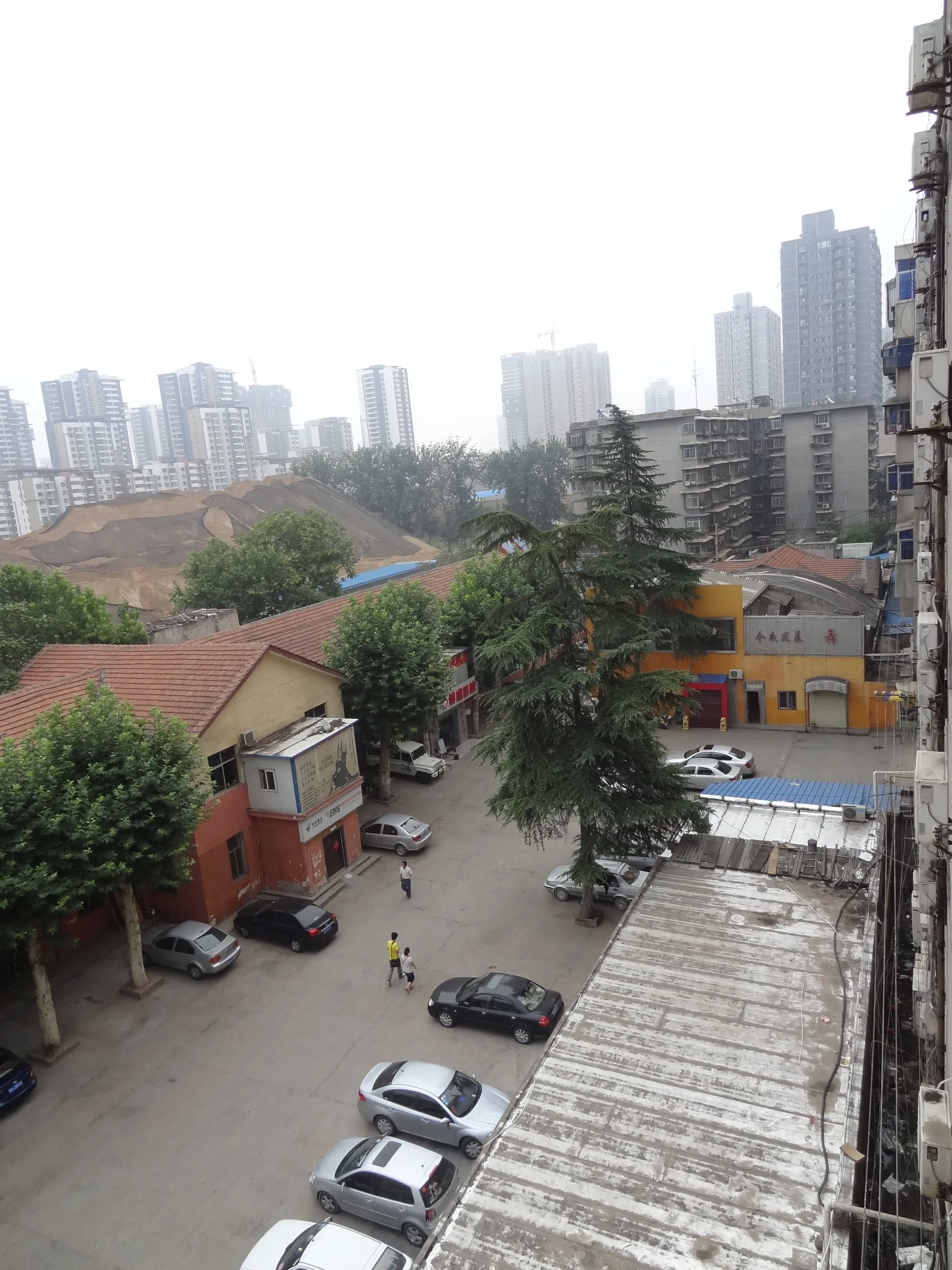 ホテルから見た西安市内の風景