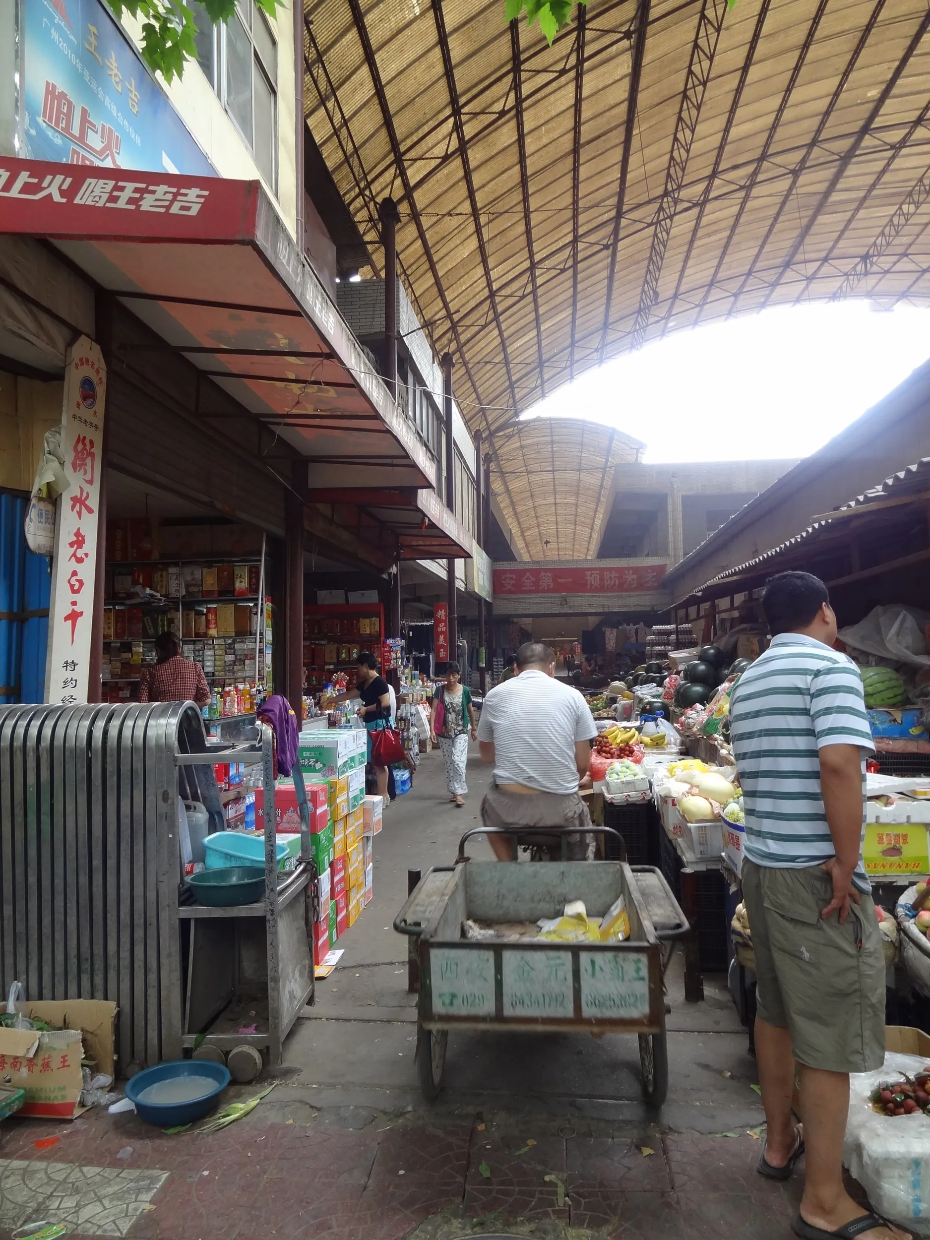 胡家庙风味小吃城の中の様子