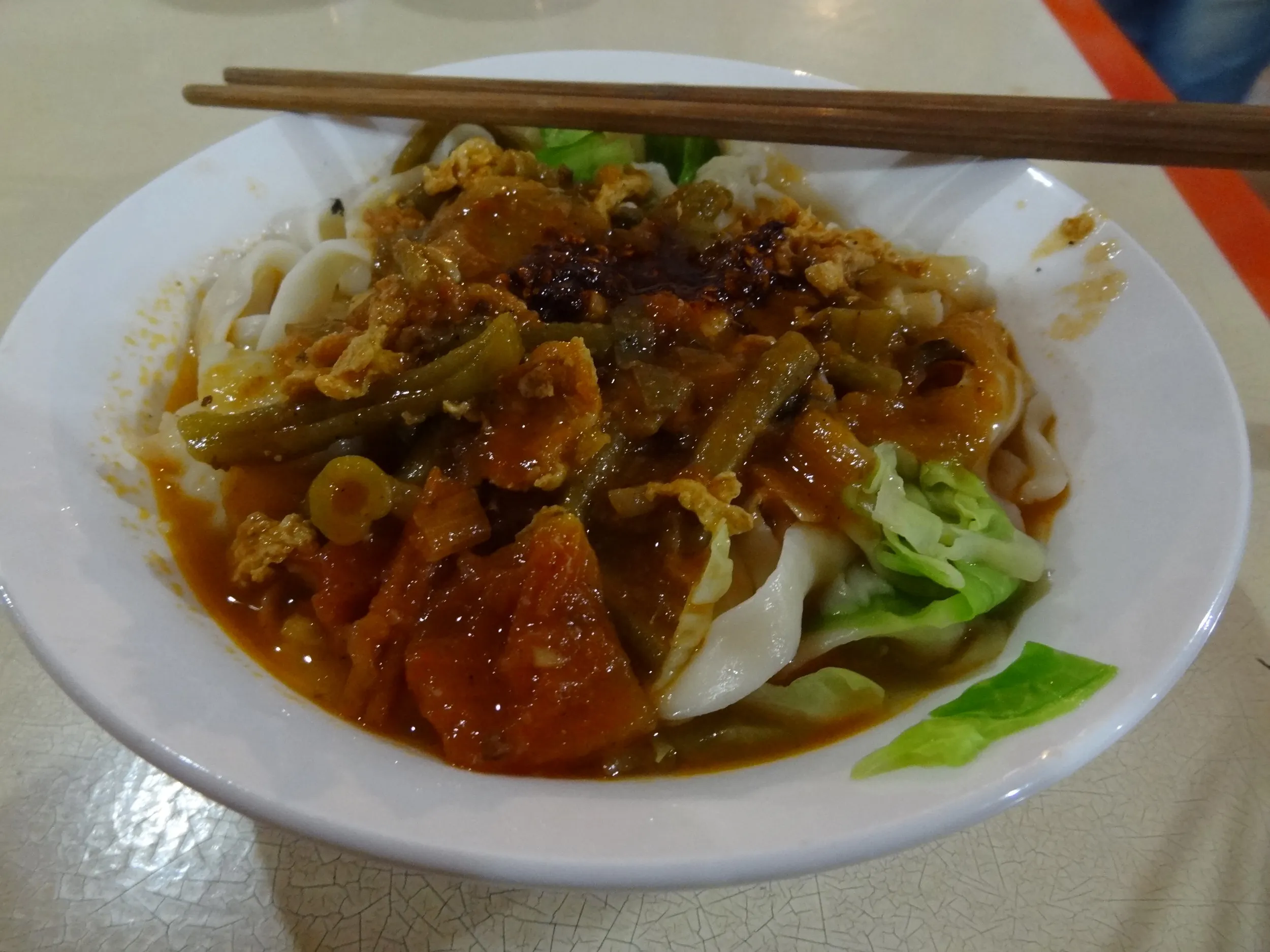 トマトと卵炒めの刀削面