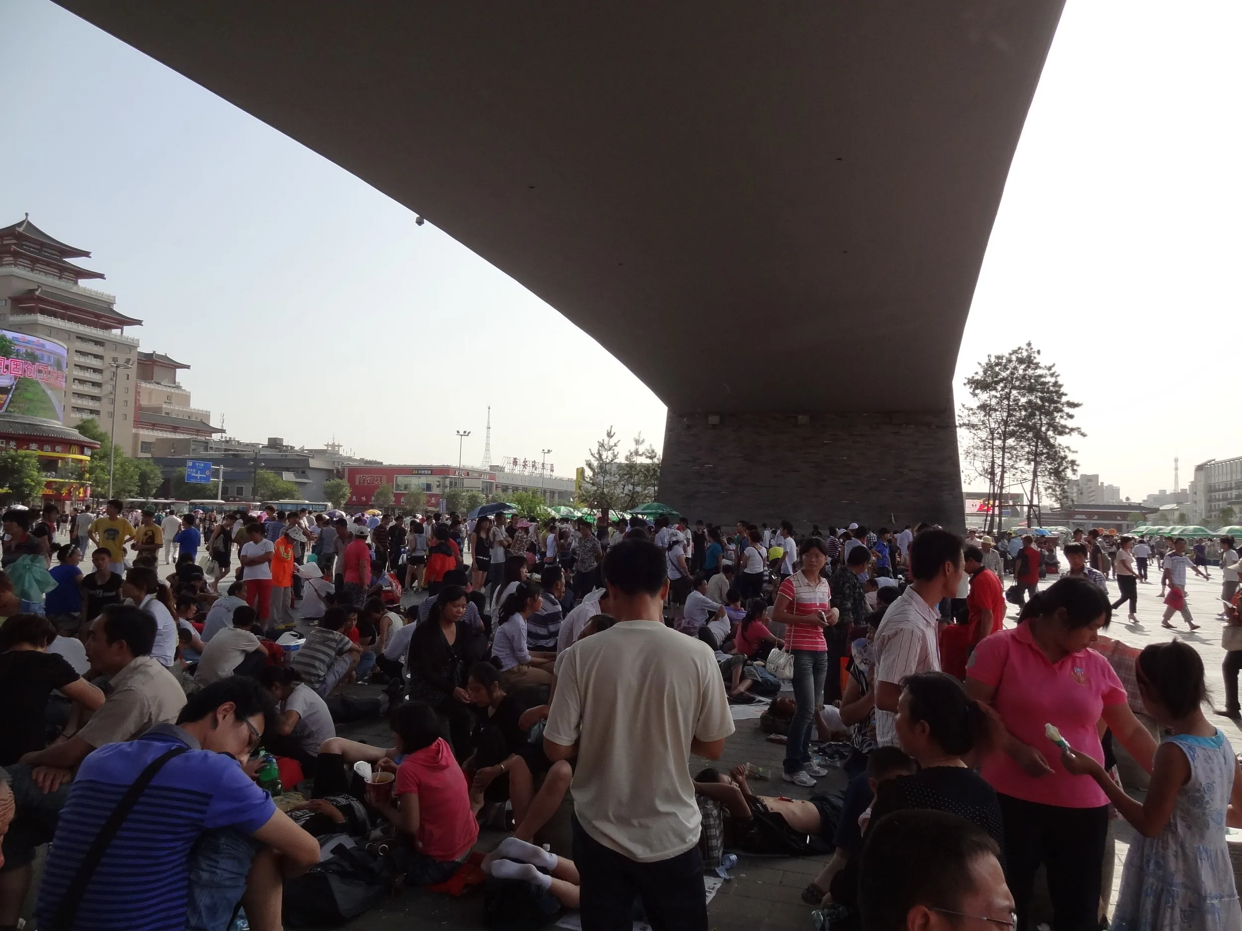 西安駅前の城壁