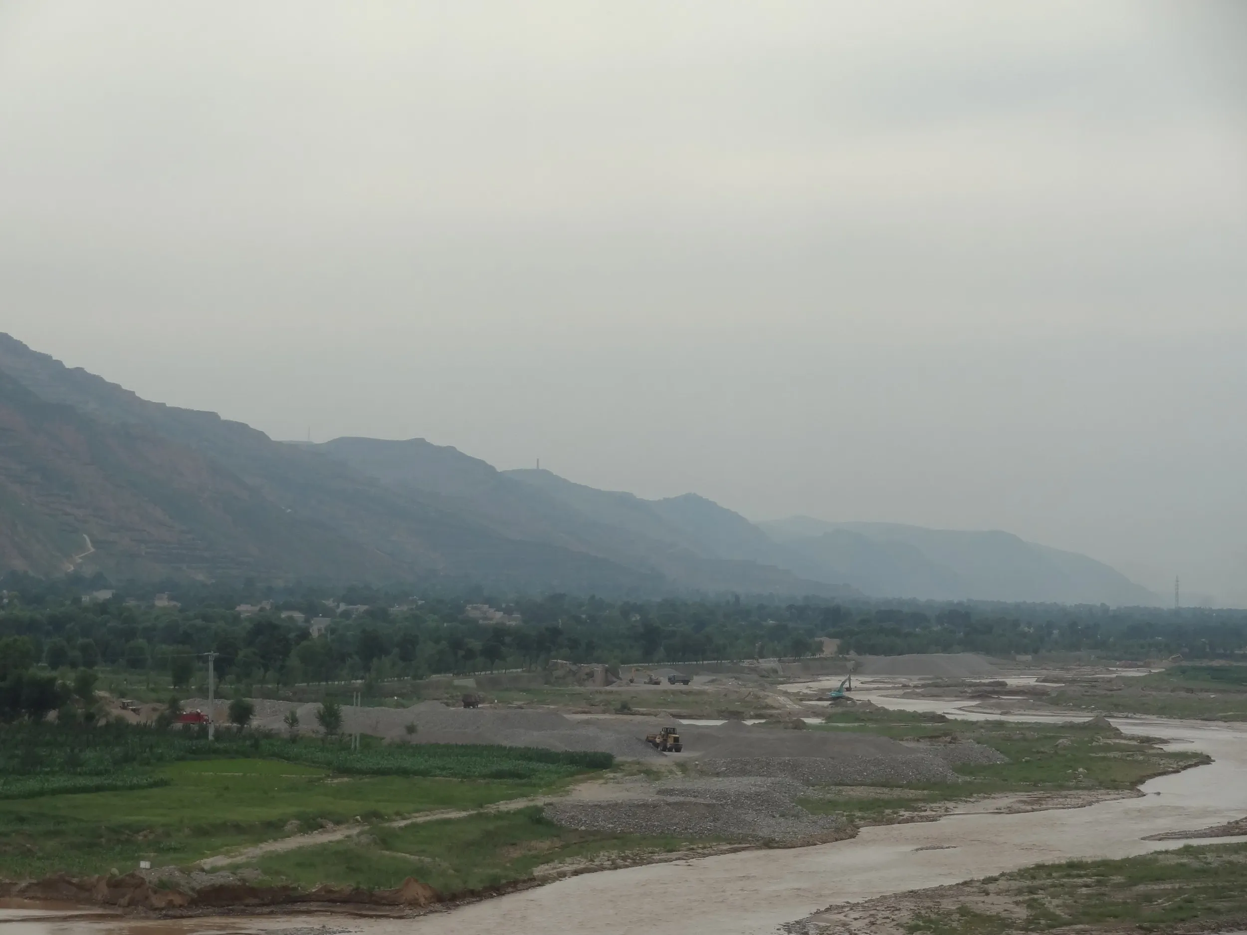 緑が増えてきた車窓風景