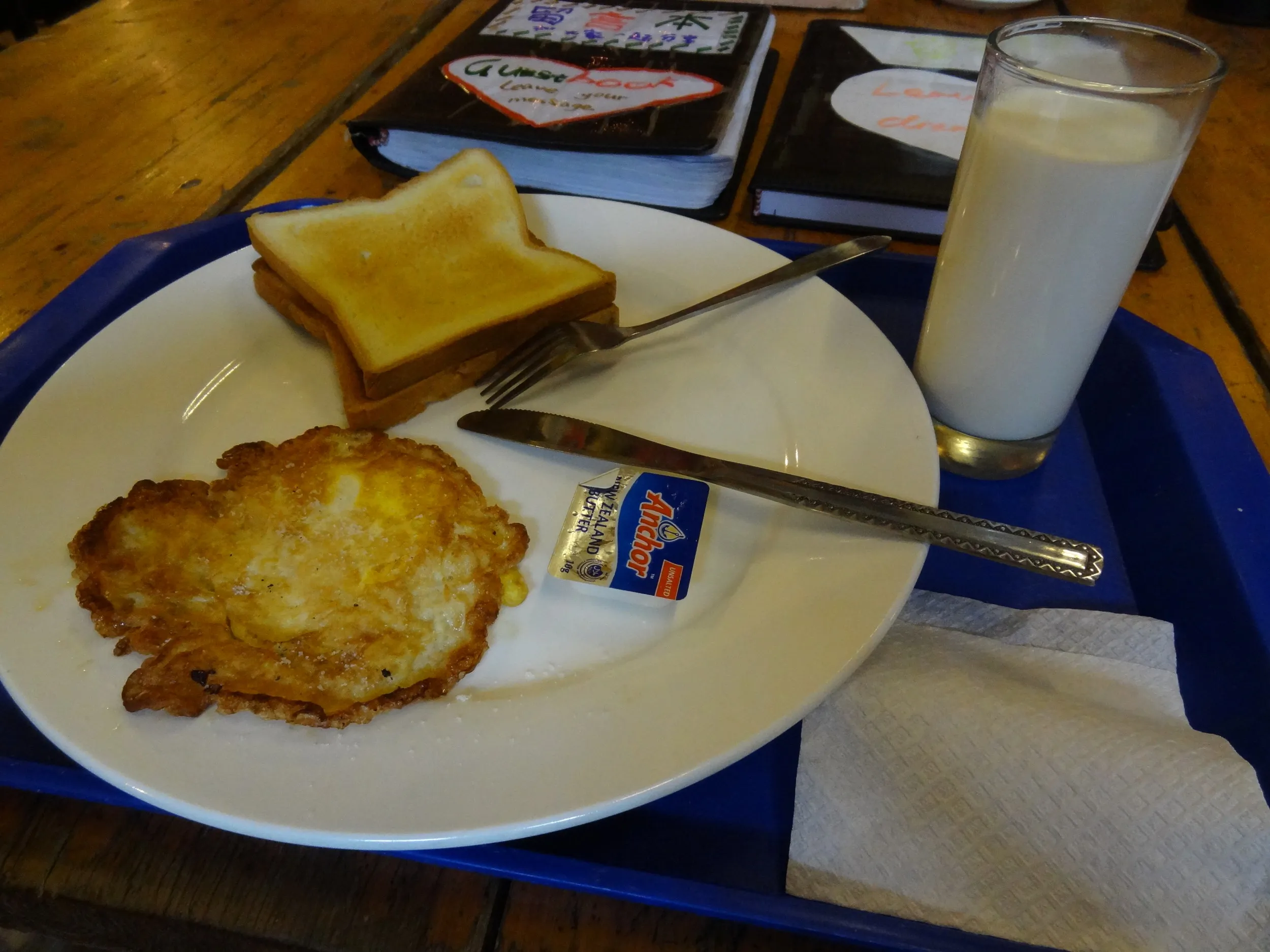 ユースホステルの朝食