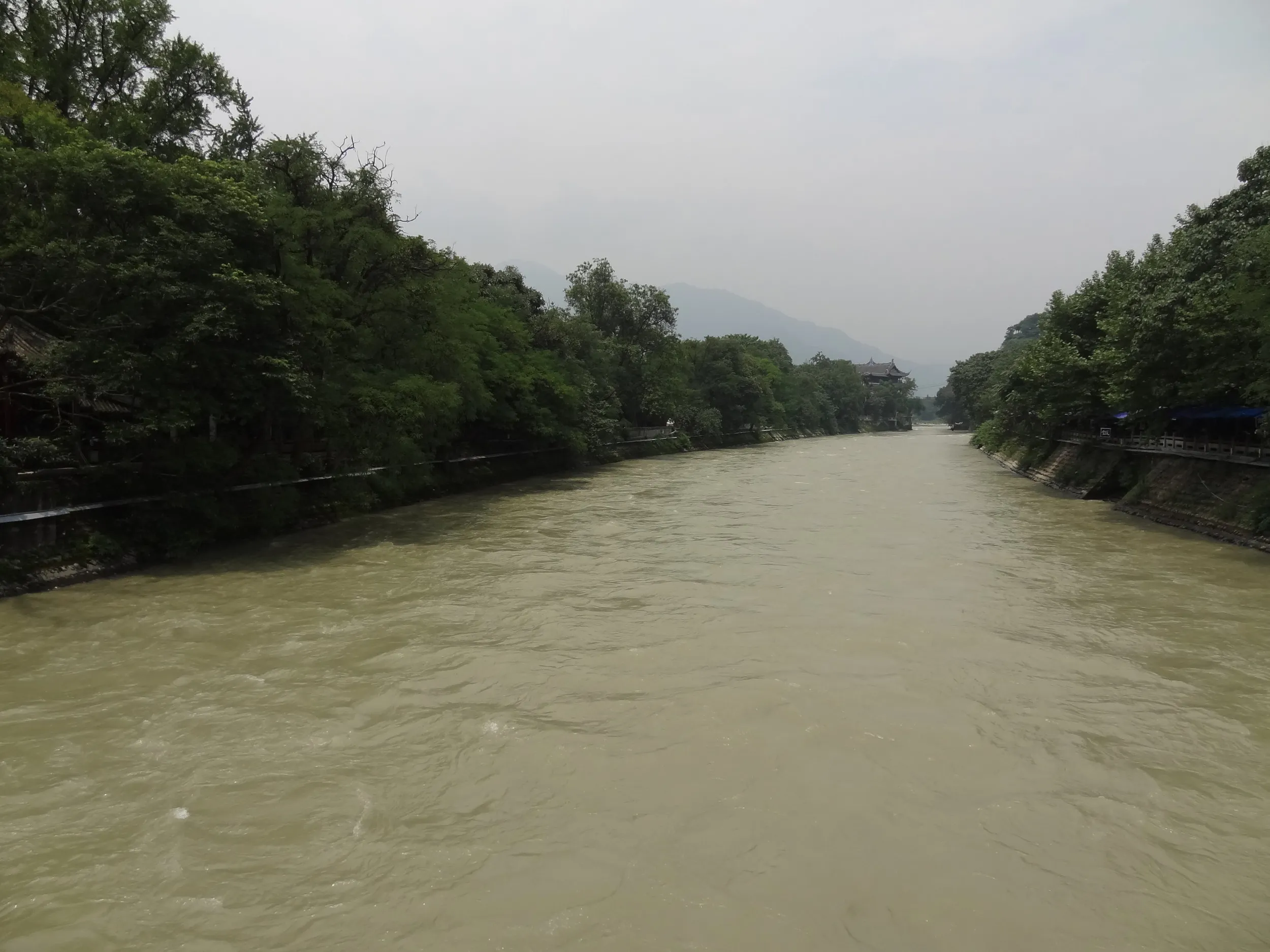 南橋からの風景