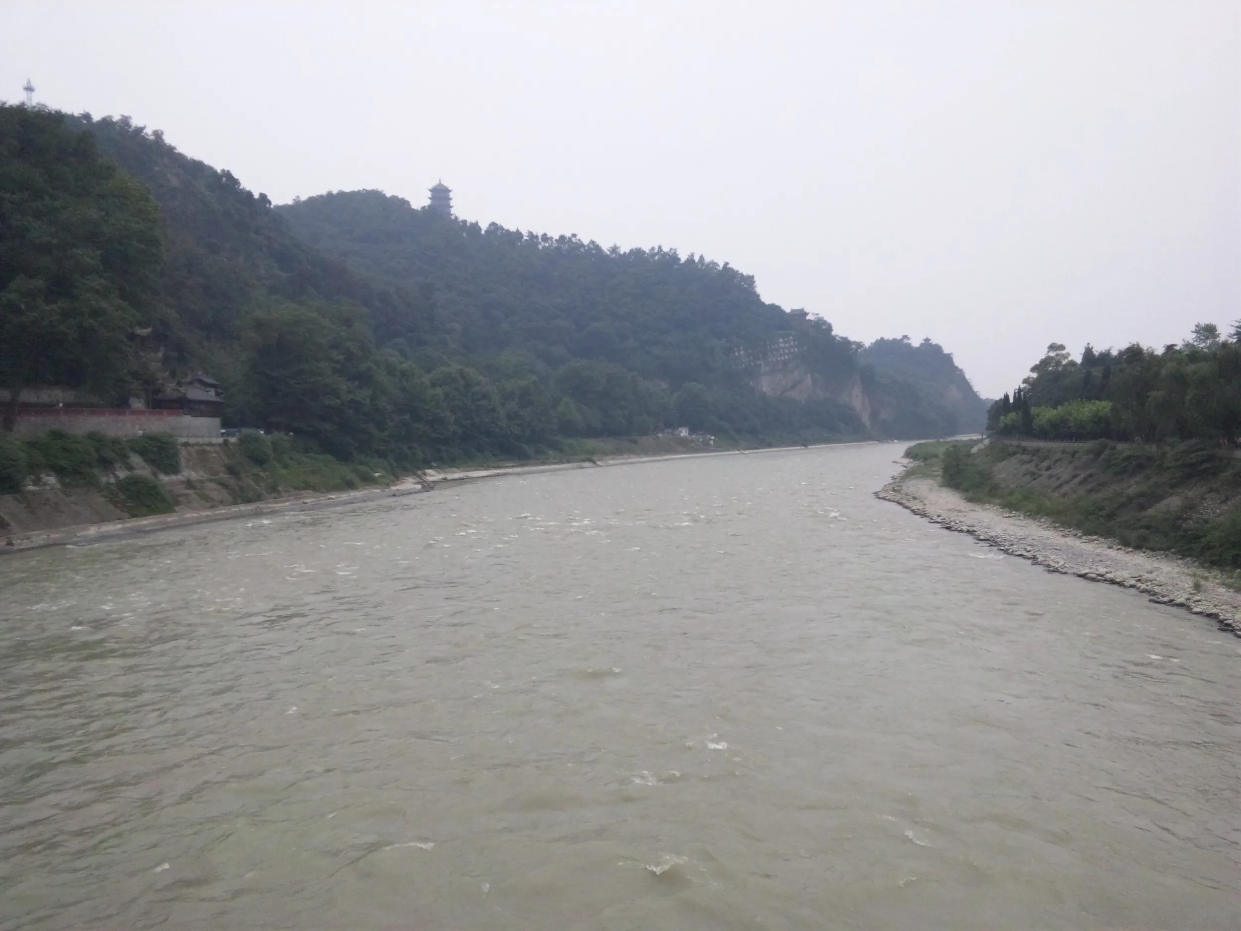 下流方向を眺める