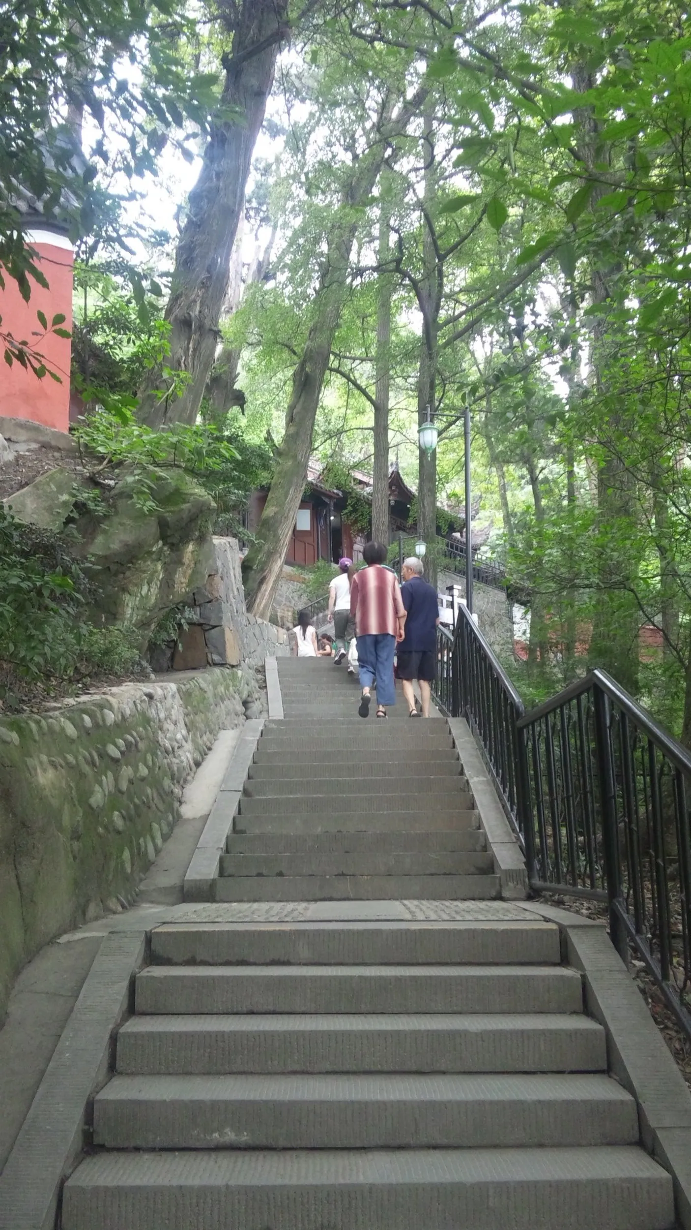 二王廟へと向かう