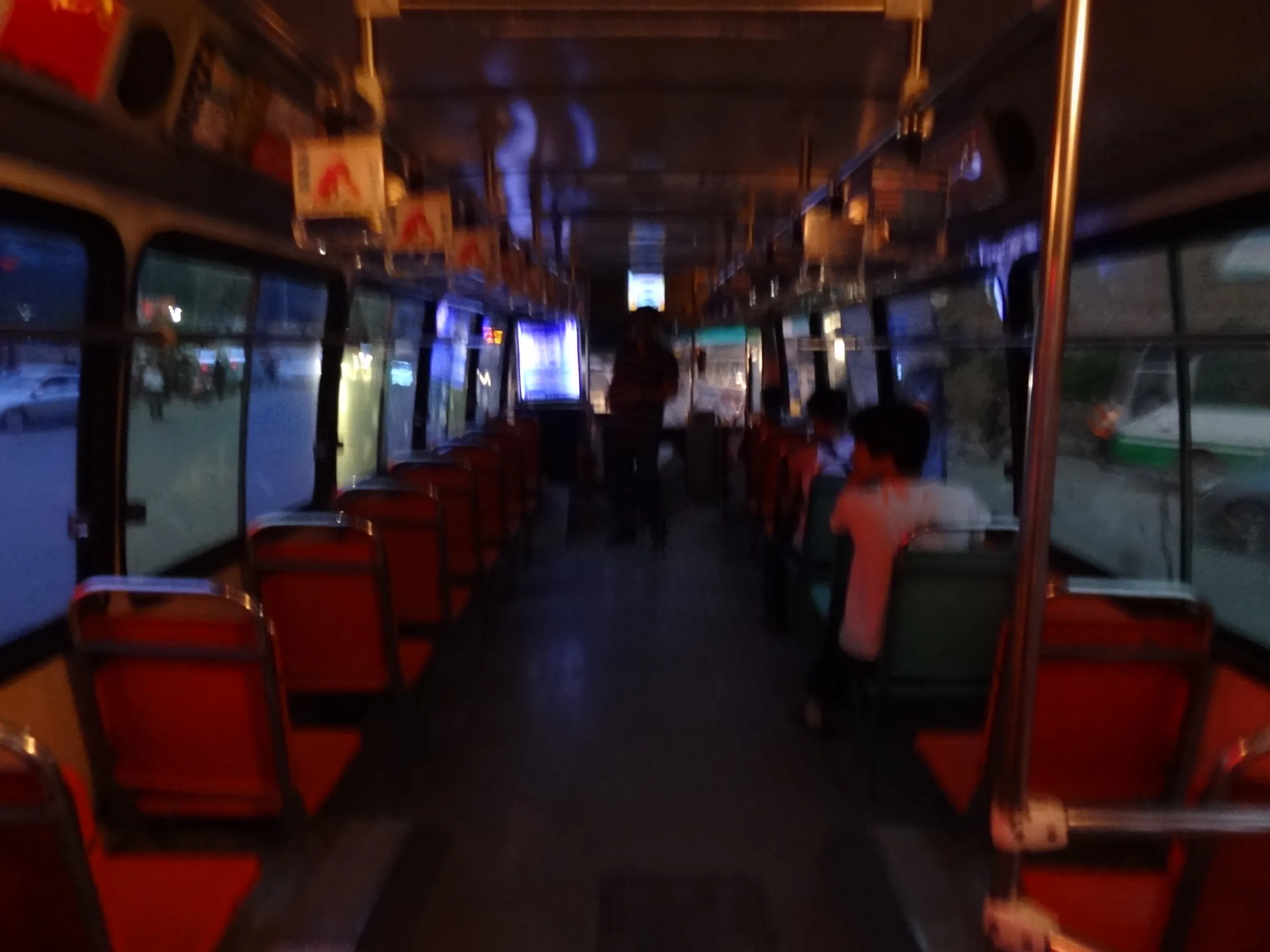 路線バスで昆明駅へ