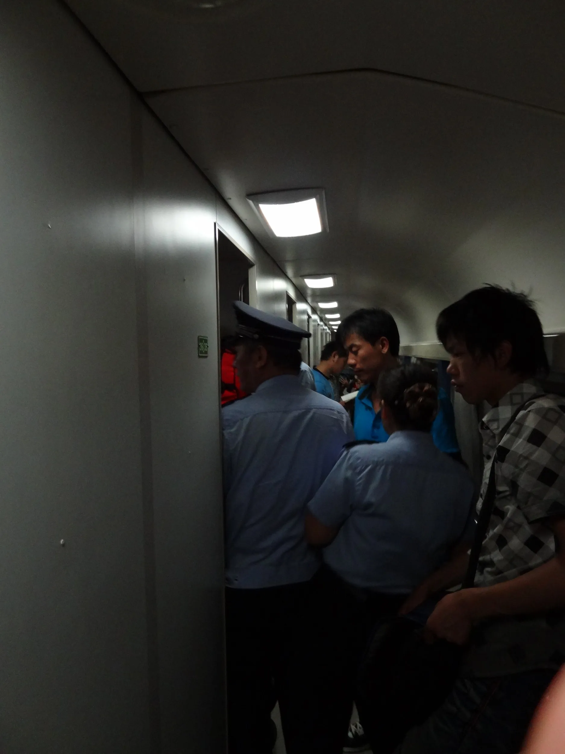 切符検査に来た車掌