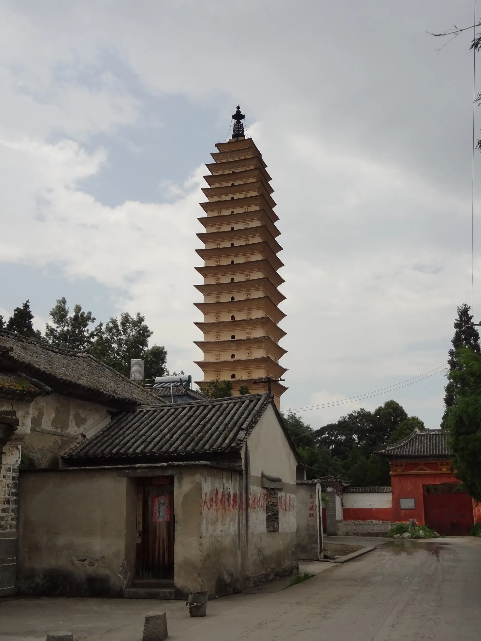 大理の崇聖寺の三塔
