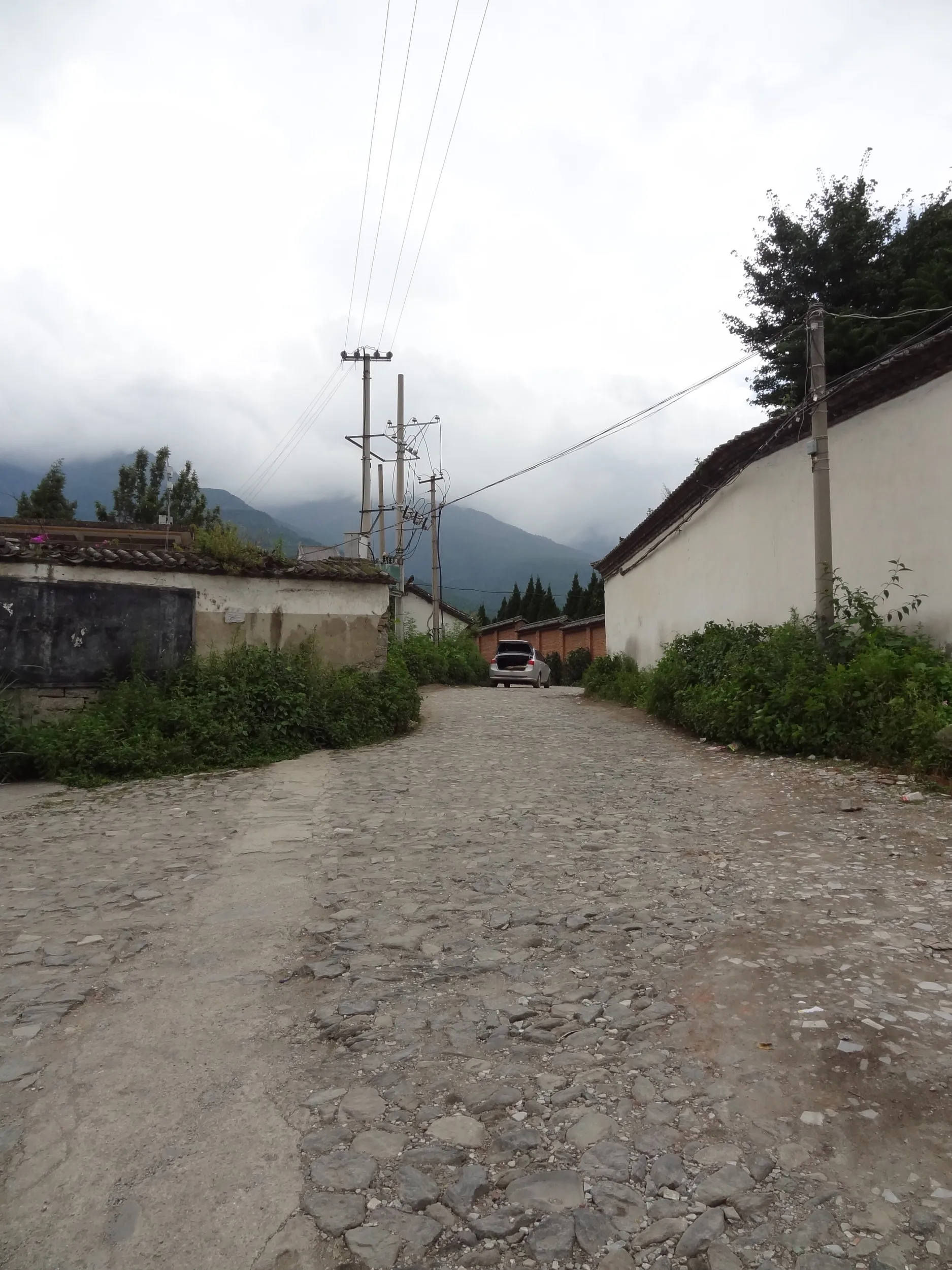 蒼山へと登って行く