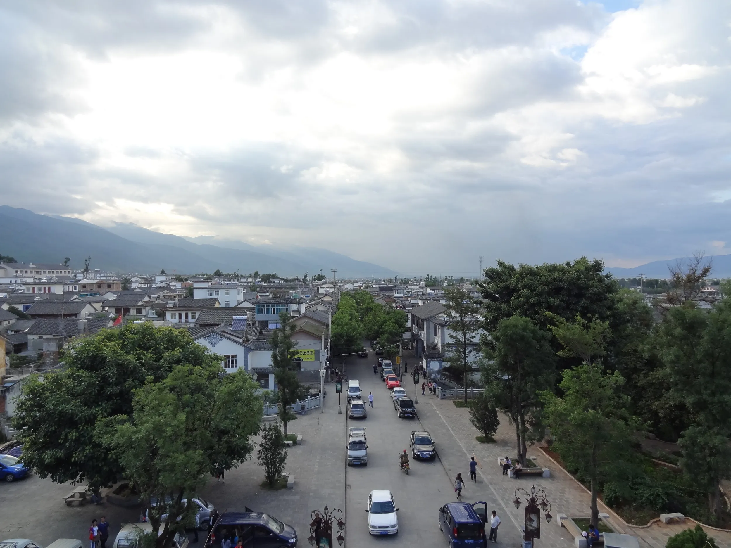 大理古城の北側、大理北古楼から見た大理古城の北側の風景