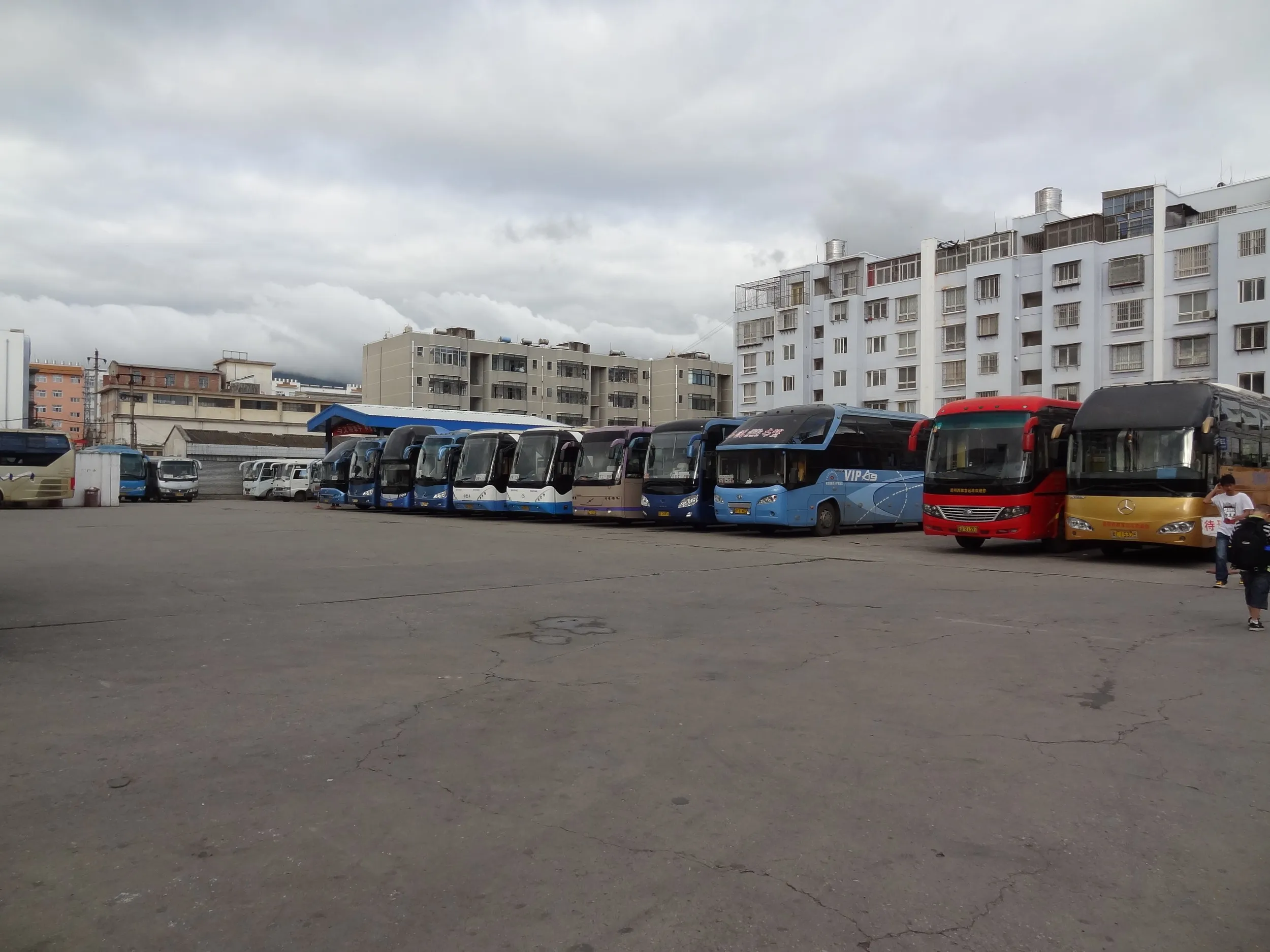 興盛客運站バスターミナル