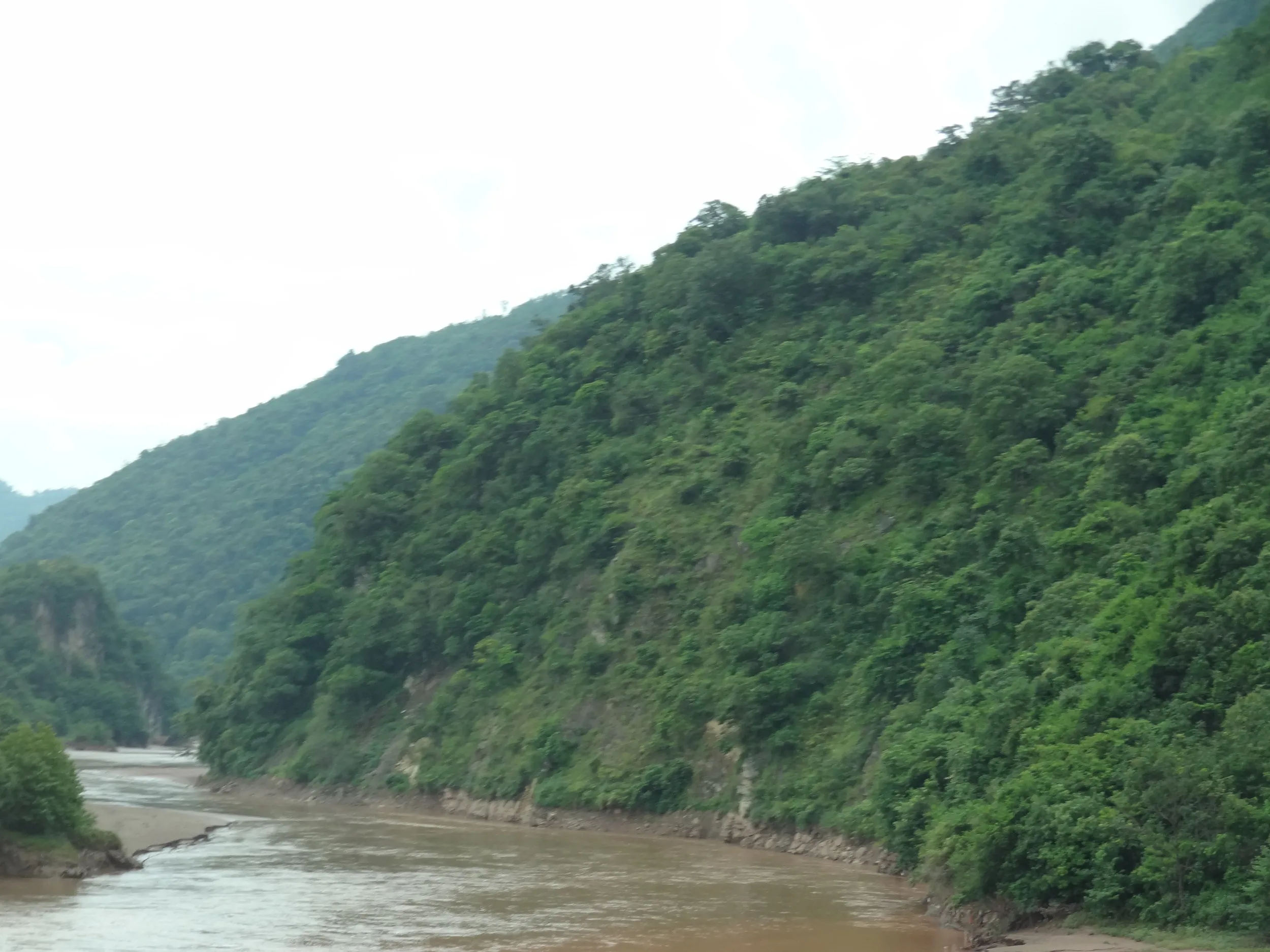 大理郊外の車窓風景