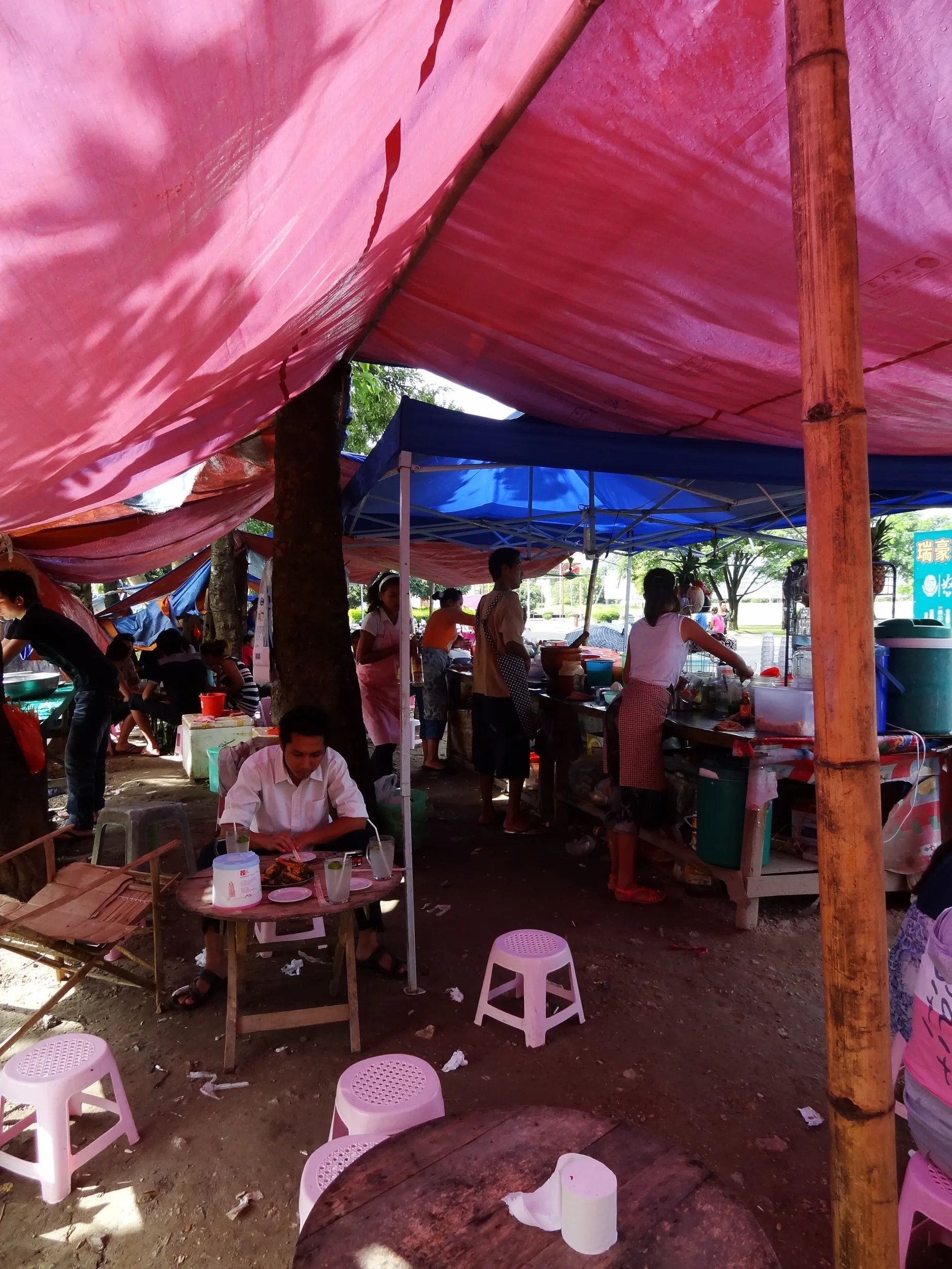 屋台の様子と風景