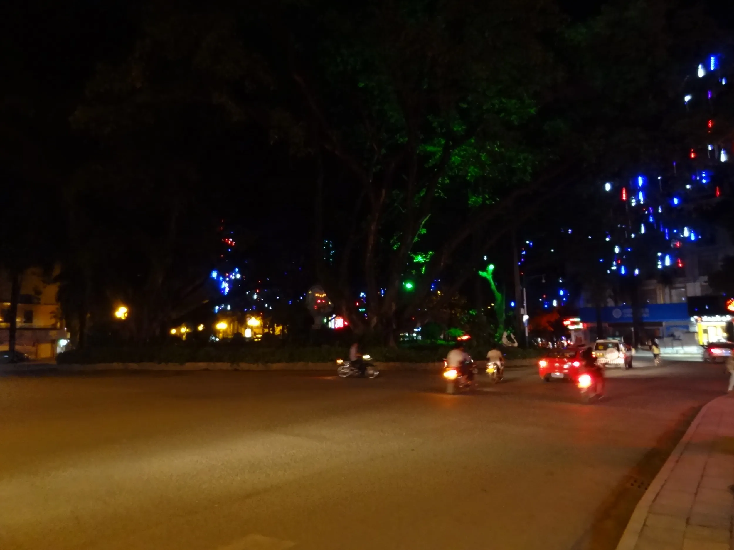 バスターミナル付近のイルミネーション