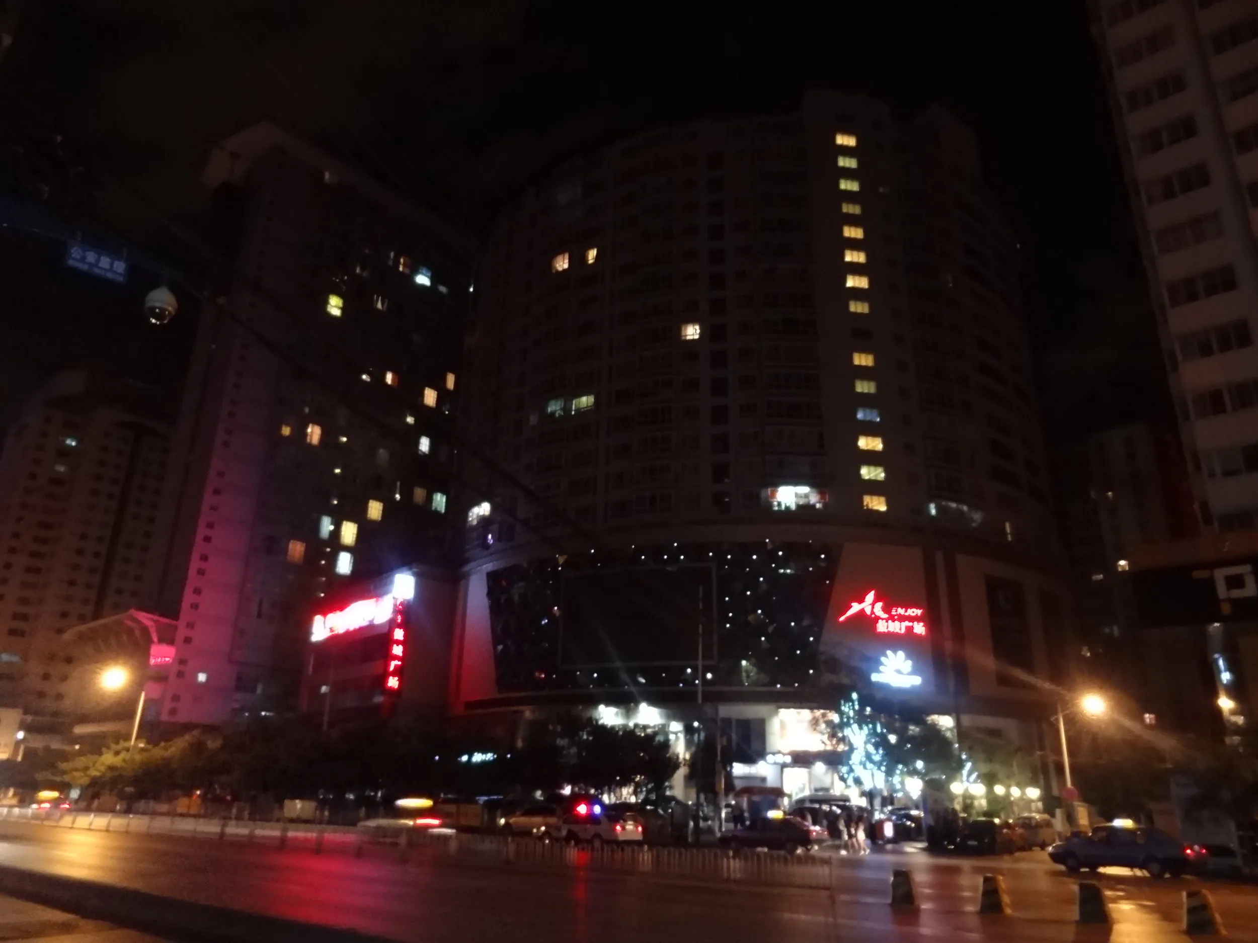 人民中路沿いの夜景