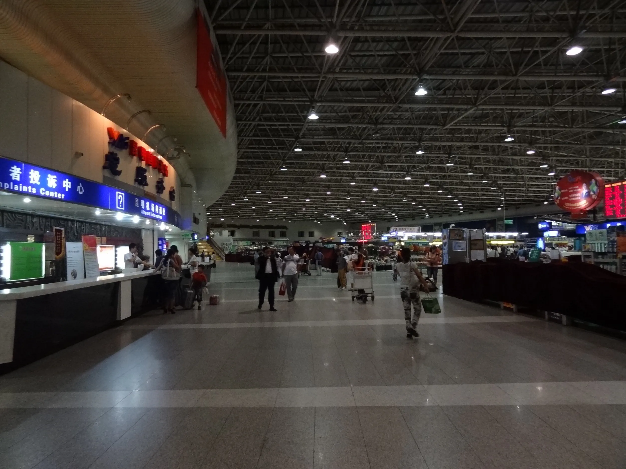 昆明国際空港のロビー