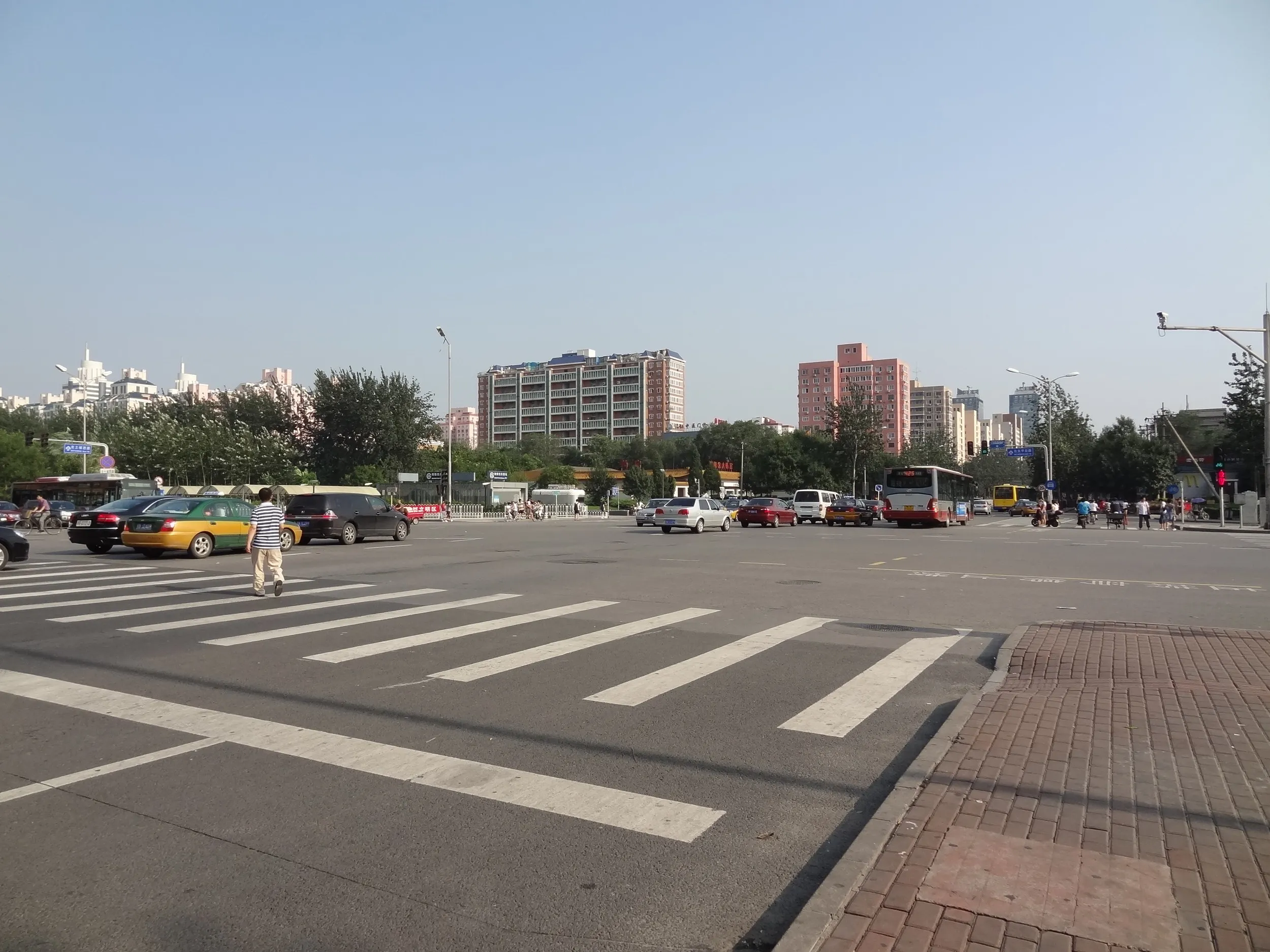 知春路から北士城西路へやって来た