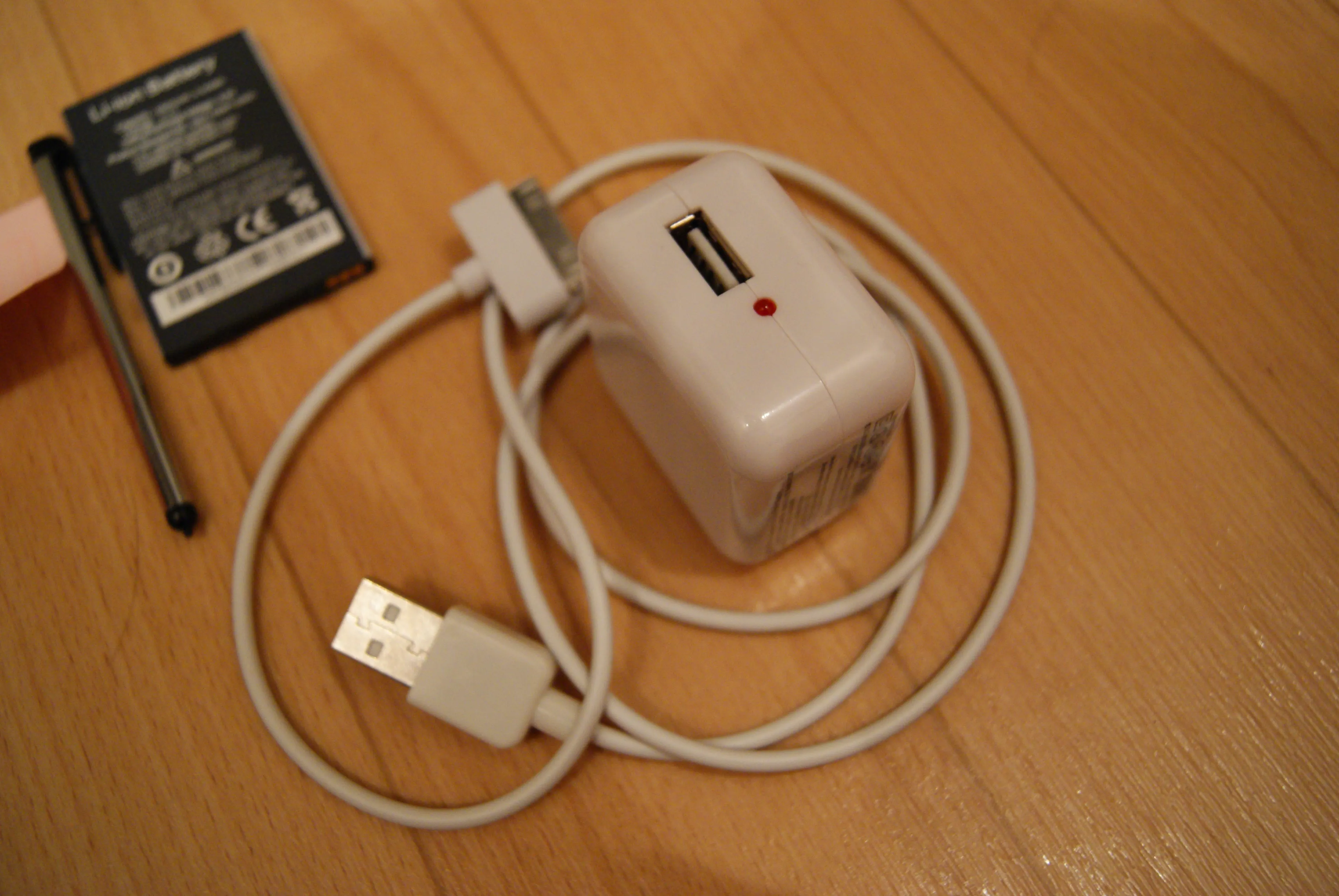 充電器は安っぽい