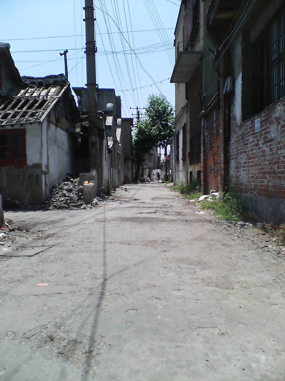 とまとじゅーす的中国旅行記 上海万博前の風景集。上海の浦東新区上南路の周家渡付近 ほどんど人通りが無くなった上海の周家渡の弄堂