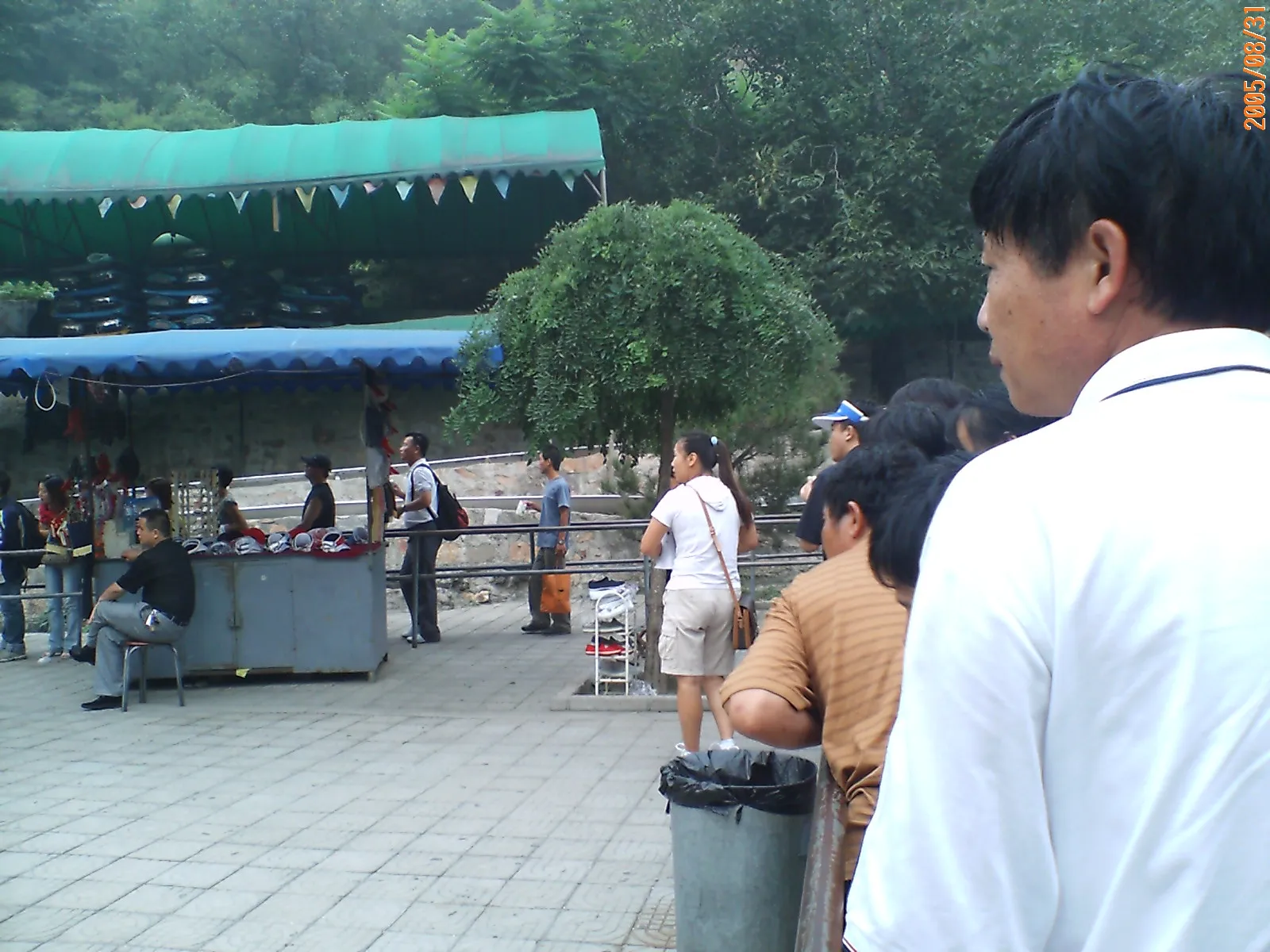 ベルトコンベアーで頂上へ