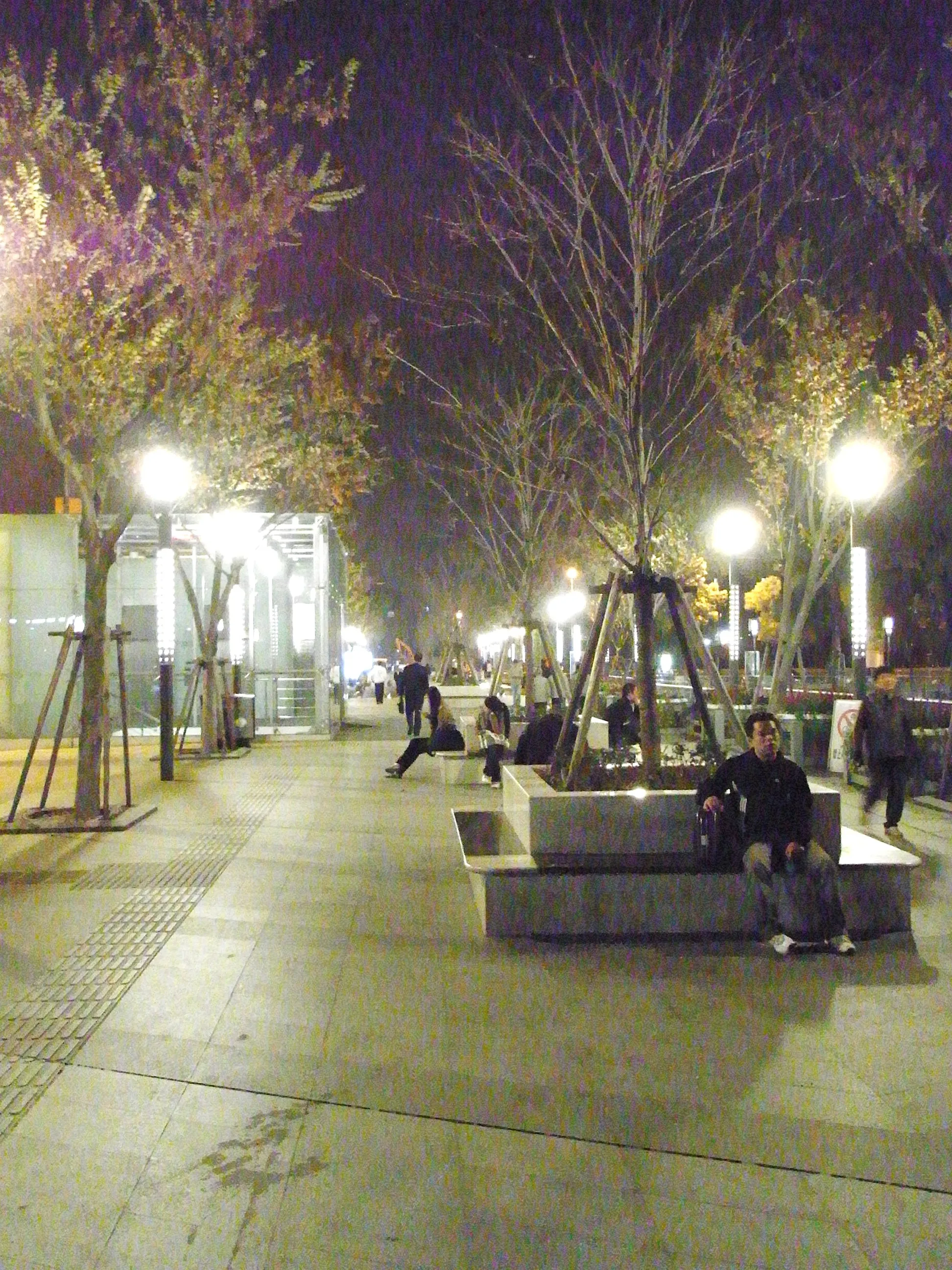 上海南駅前の広場