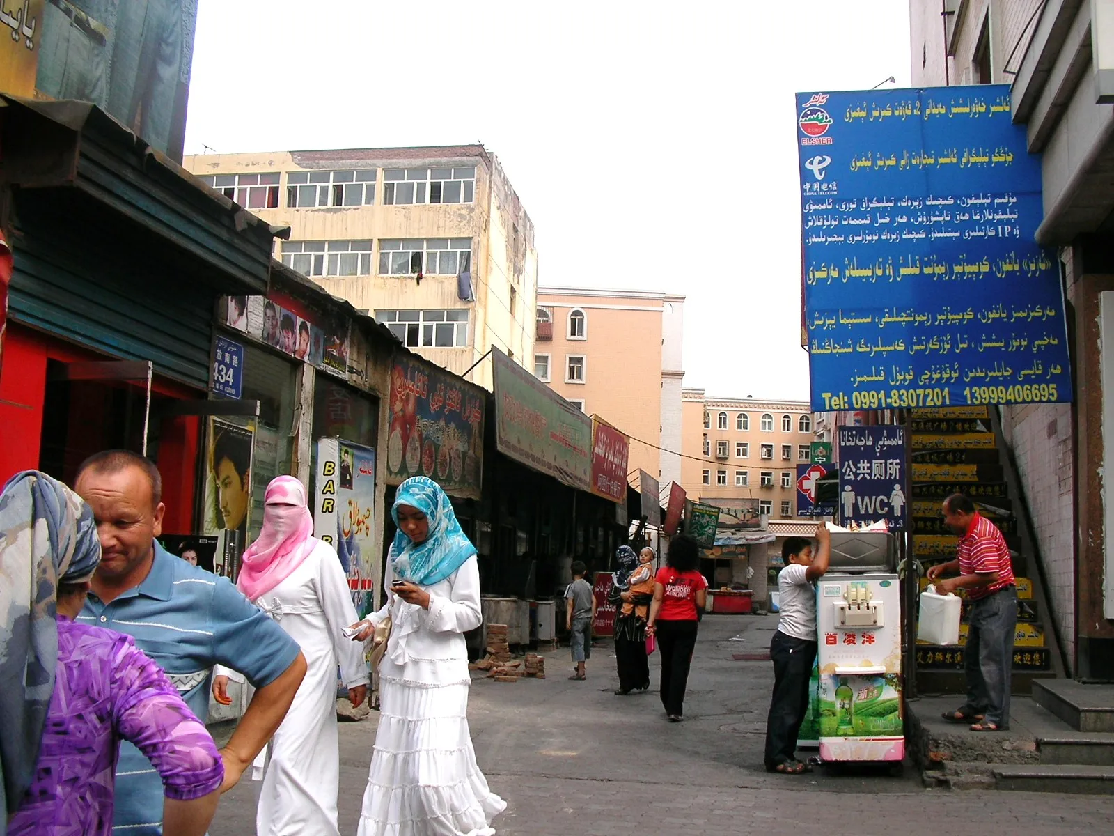 ウルムチ市バザール側の風景