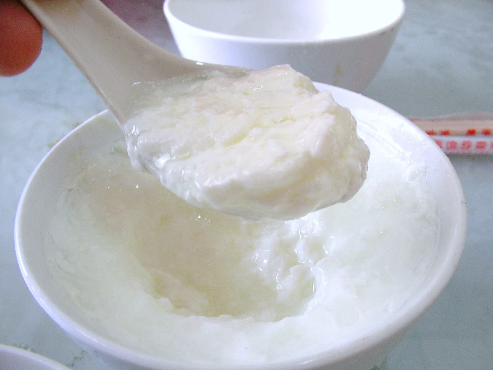 羊の乳から作ったヨーグルト