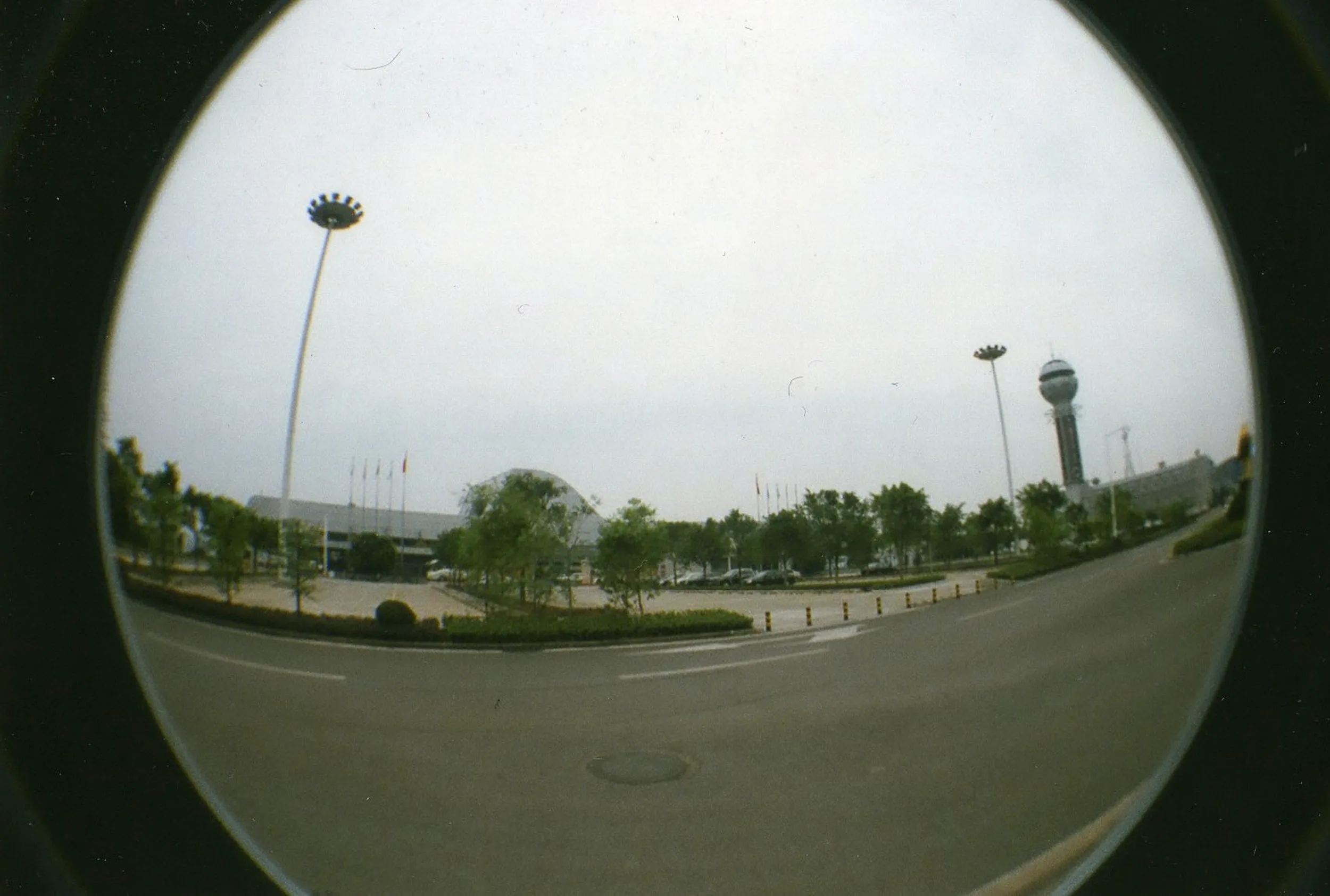 LOMO Fisheye2で撮った重慶江北国際空港