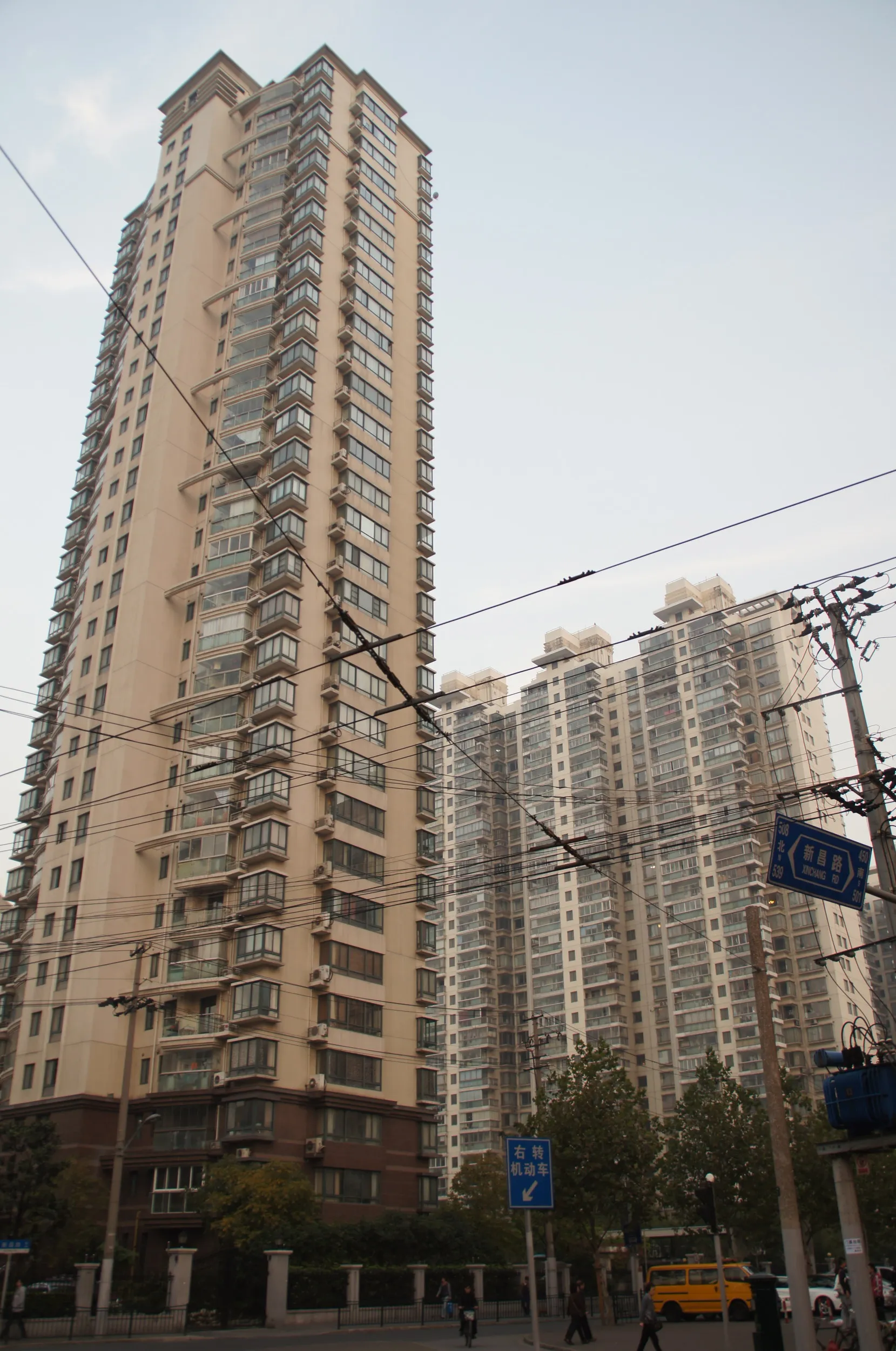 新閘路駅のユースホステル付近の風景