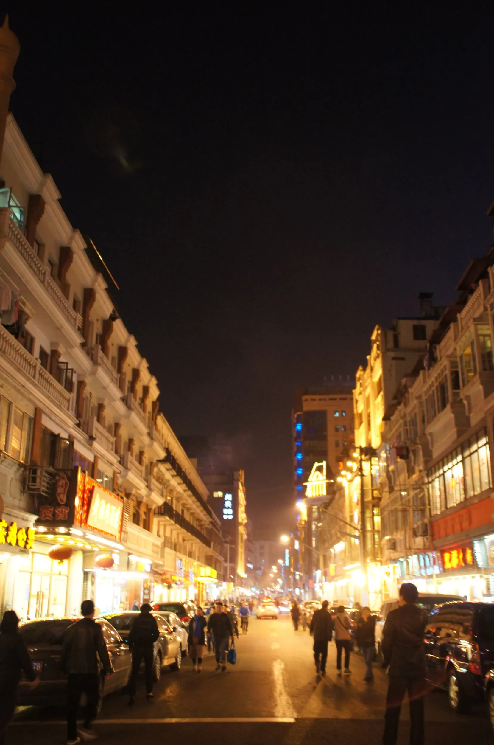 人民広場付近の賑やかな一角