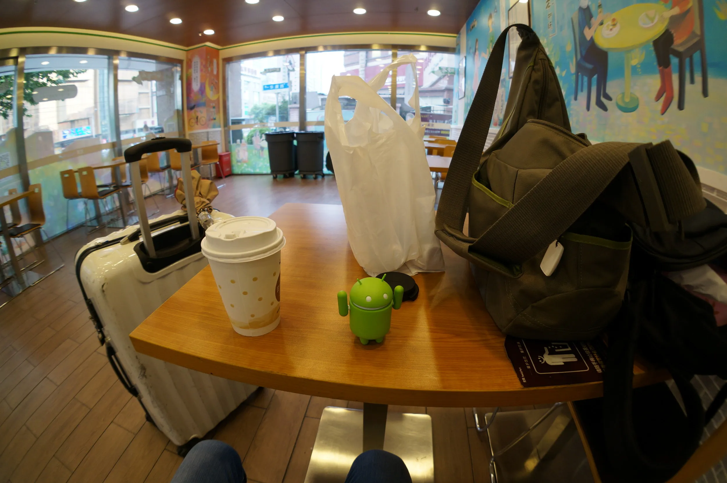 上海駅付近のファミマ