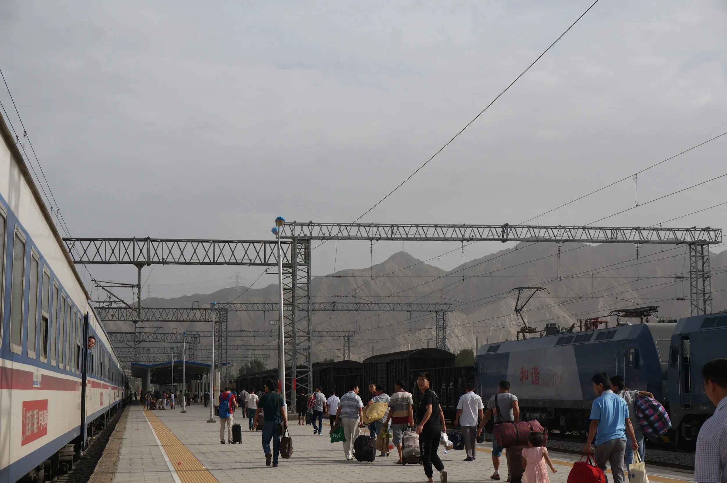 金昌駅のホーム