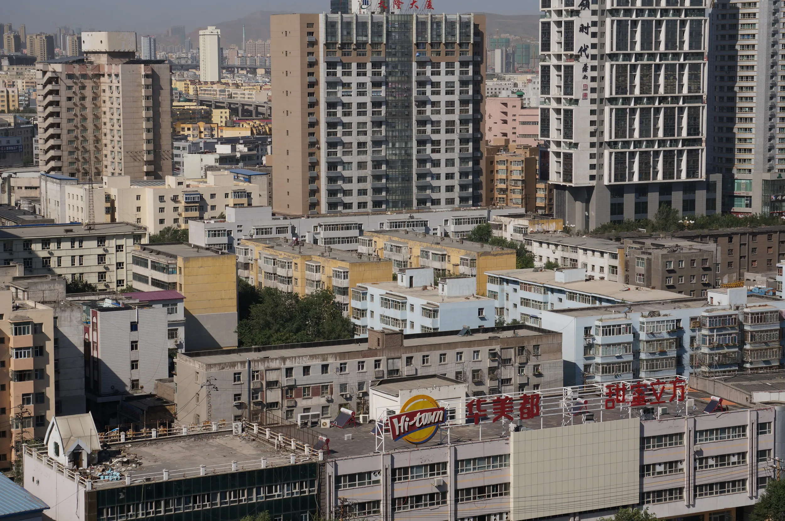 紅山塔から眺めたウルムチ市内の風景