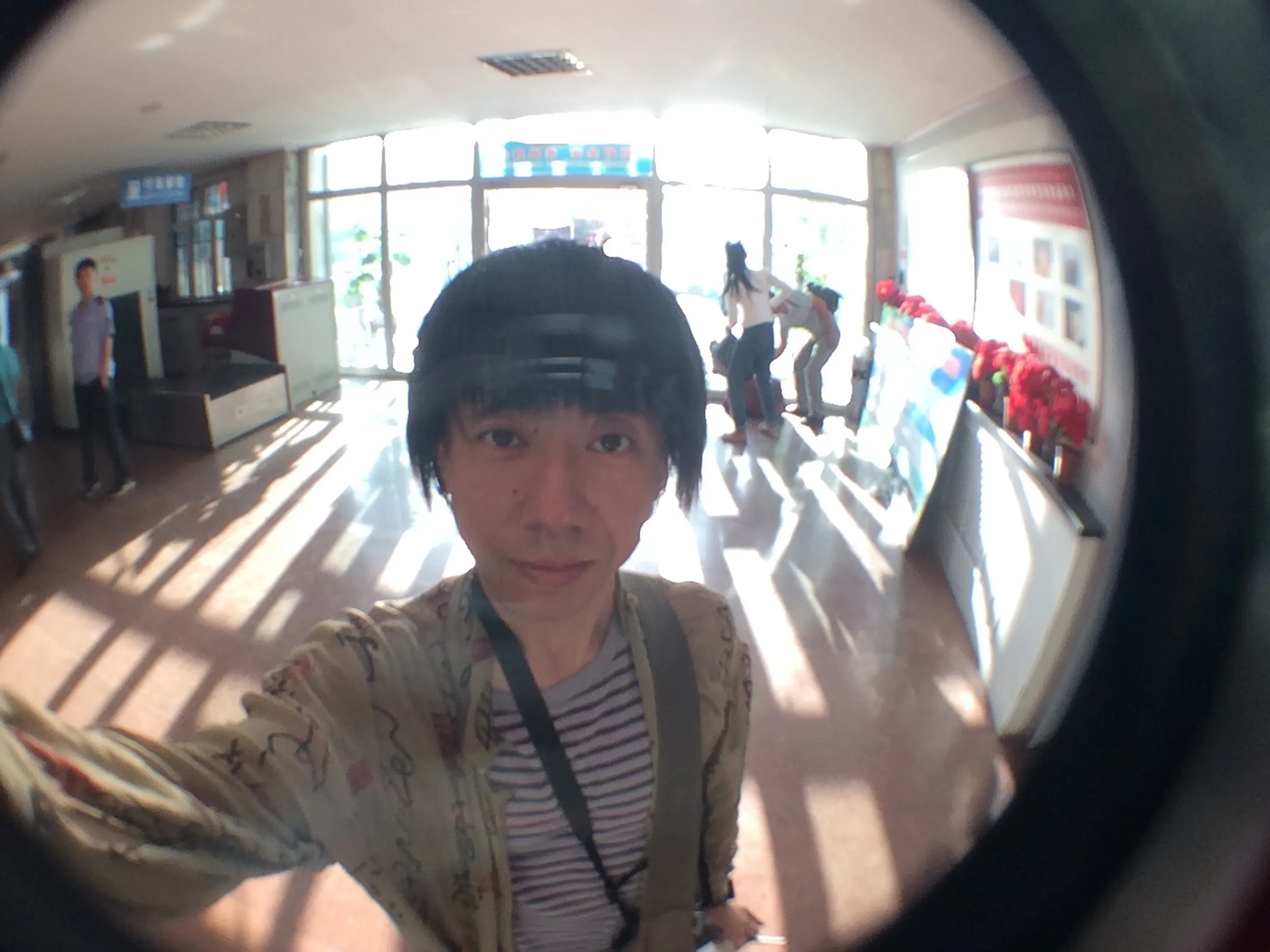 国際バスターミナルで記念撮影