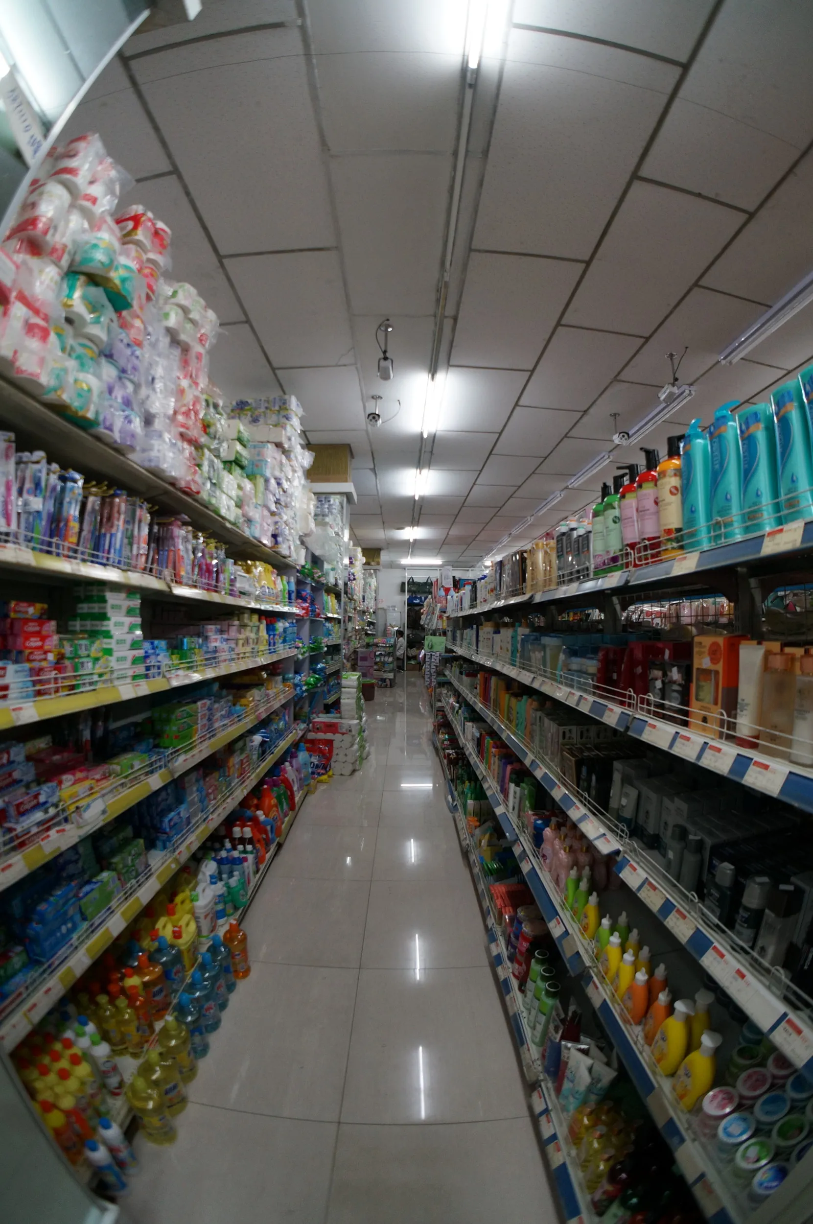 スーパーの店内