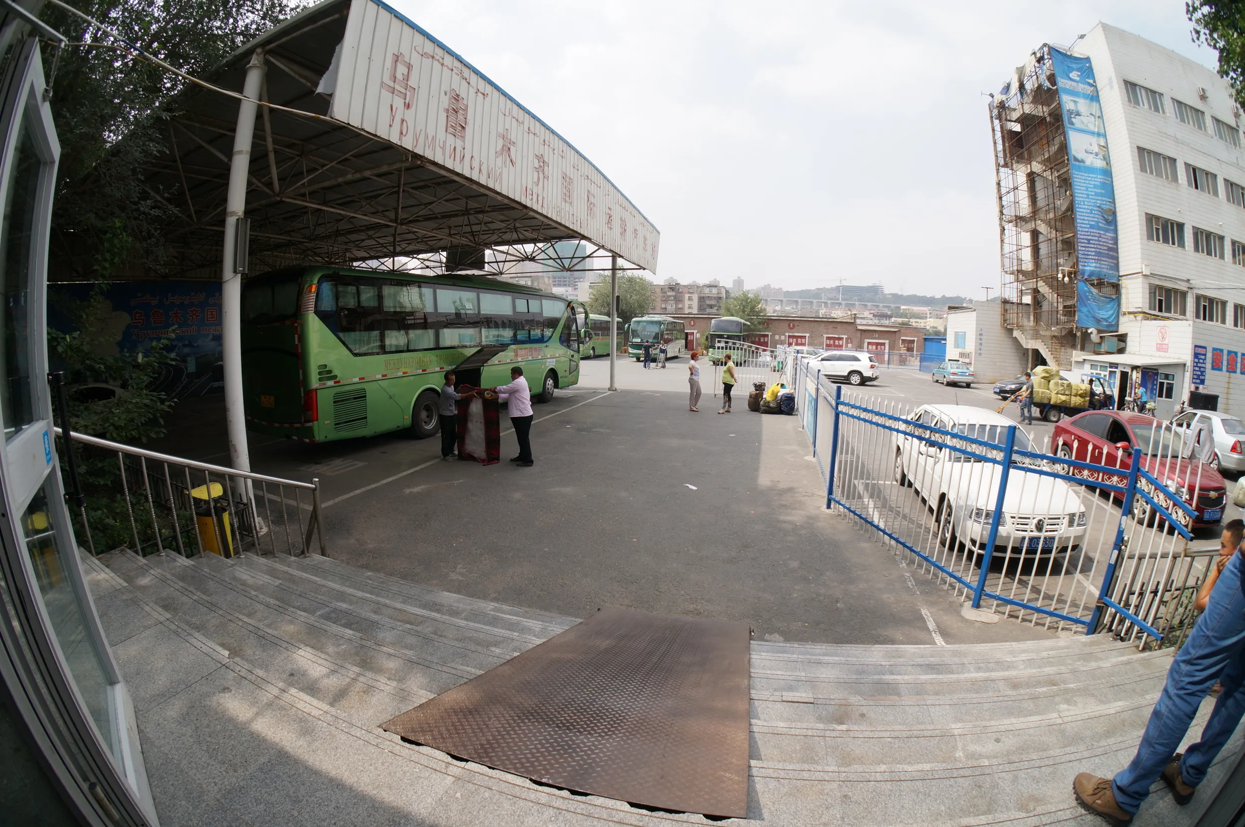 国際バスターミナルの待合室