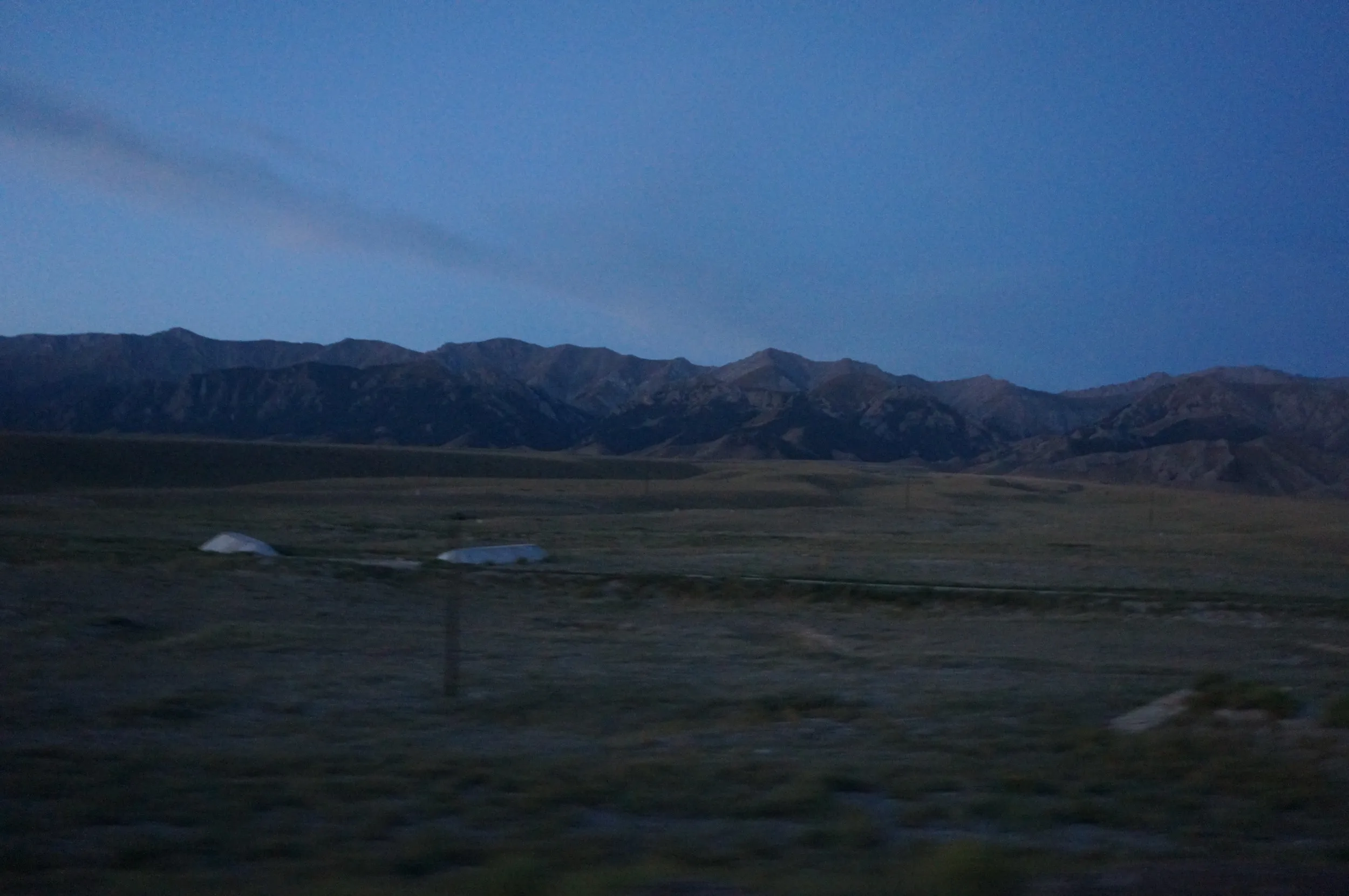 霍城県で朝を迎える