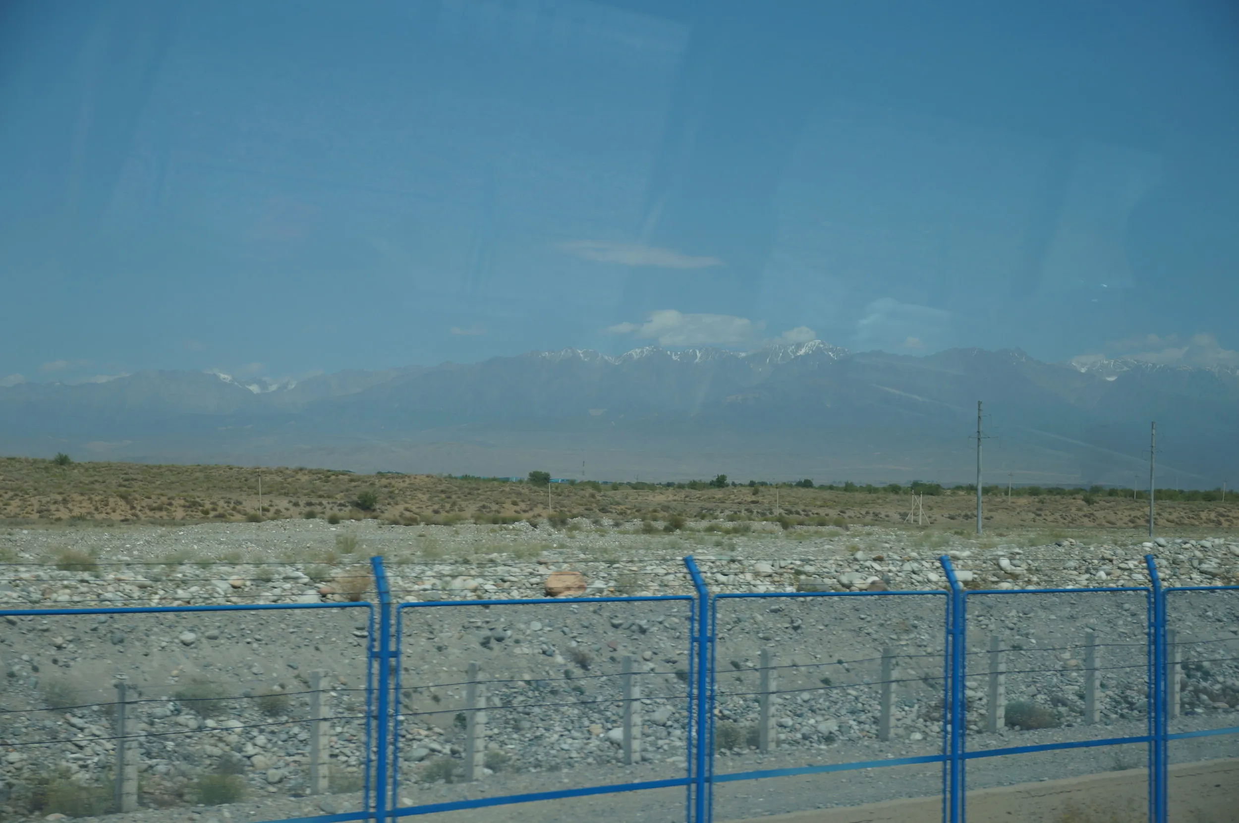 国境地帯を移動