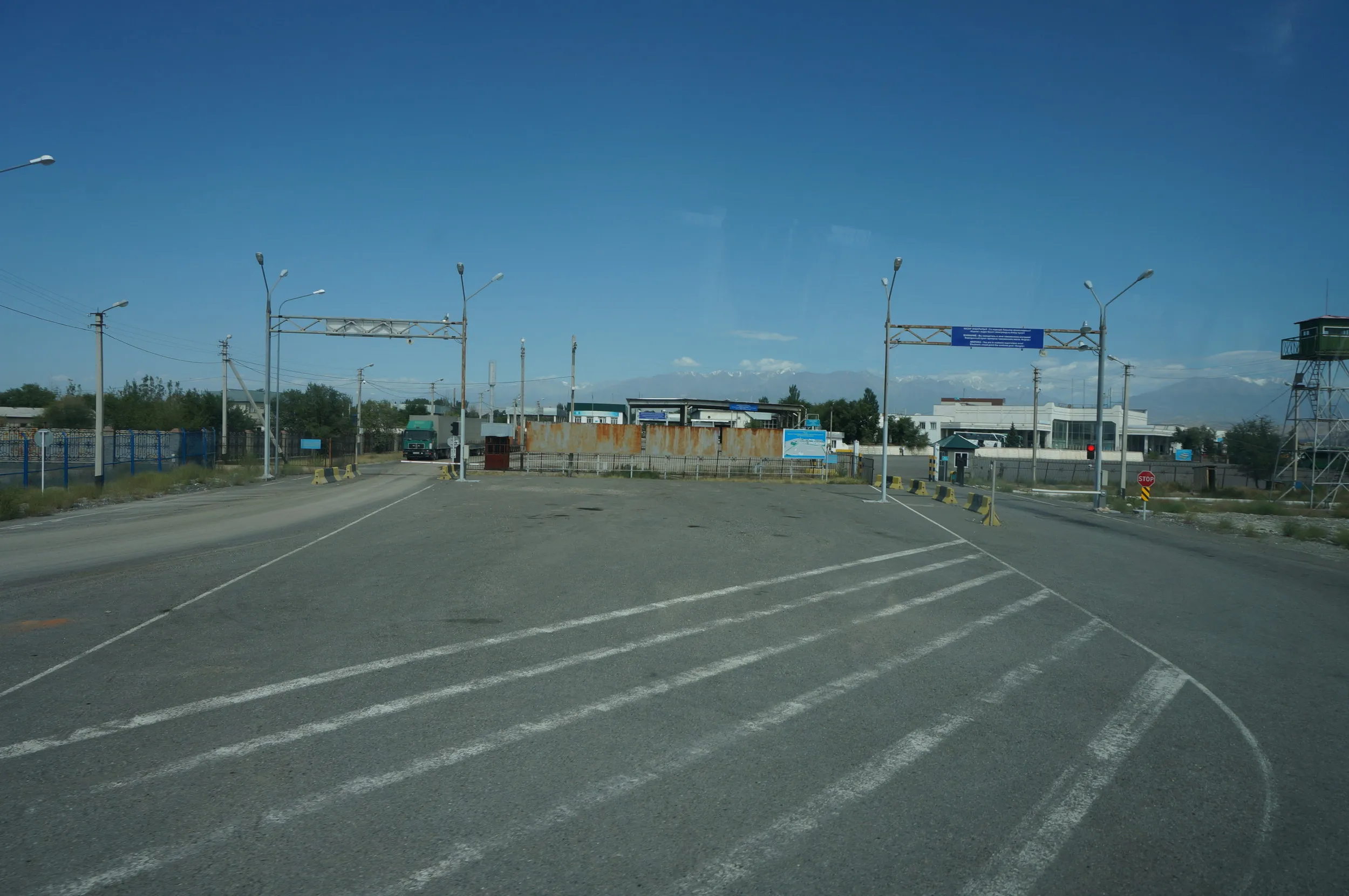 国境地帯を移動