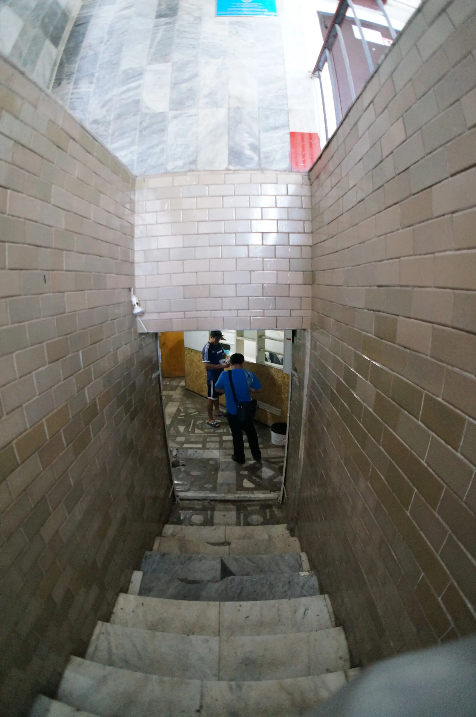 ホルゴスの出入国管理所のトイレ